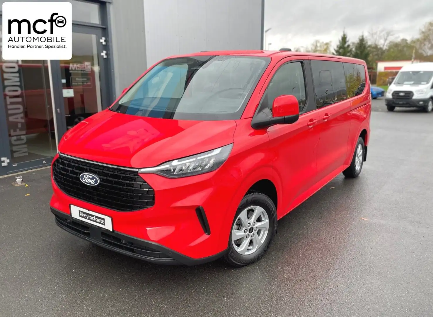 Ford Tourneo Custom 320 L2 Aut. *BLIS*AHK*9Sitzer*ACC Rot - 1