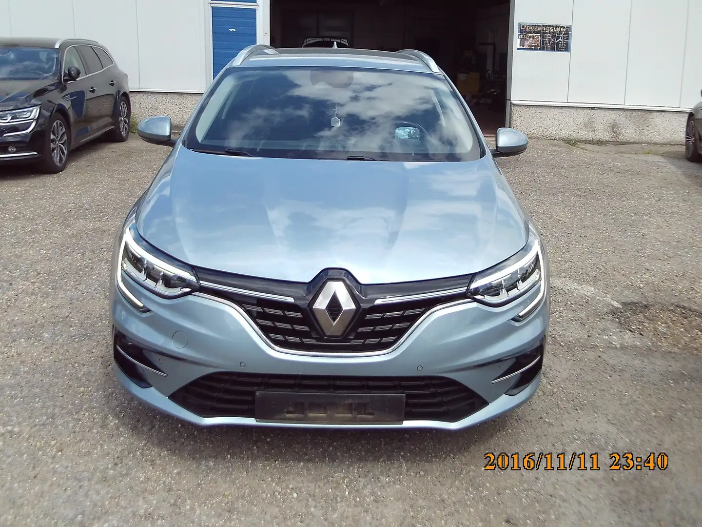 Renault Megane E-Tech plug in hybrid  break benzine+elekt. Grau - 2
