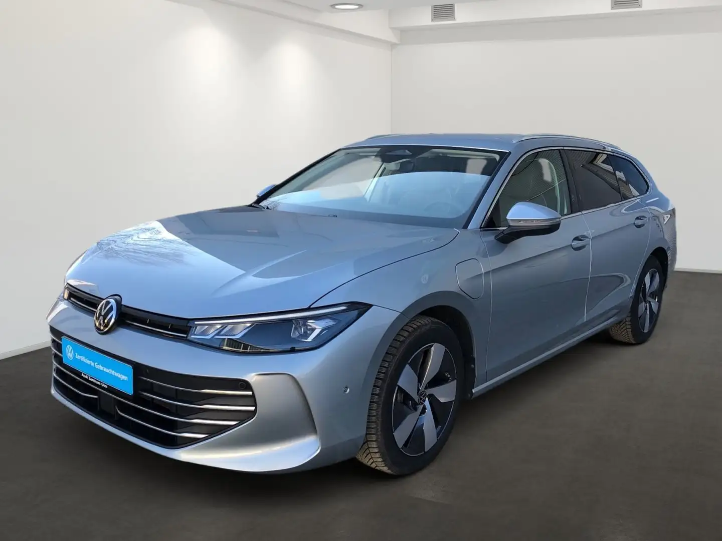 Volkswagen Passat Variant Business 1.5 eHybrid DSG AHK 18" Argent - 2