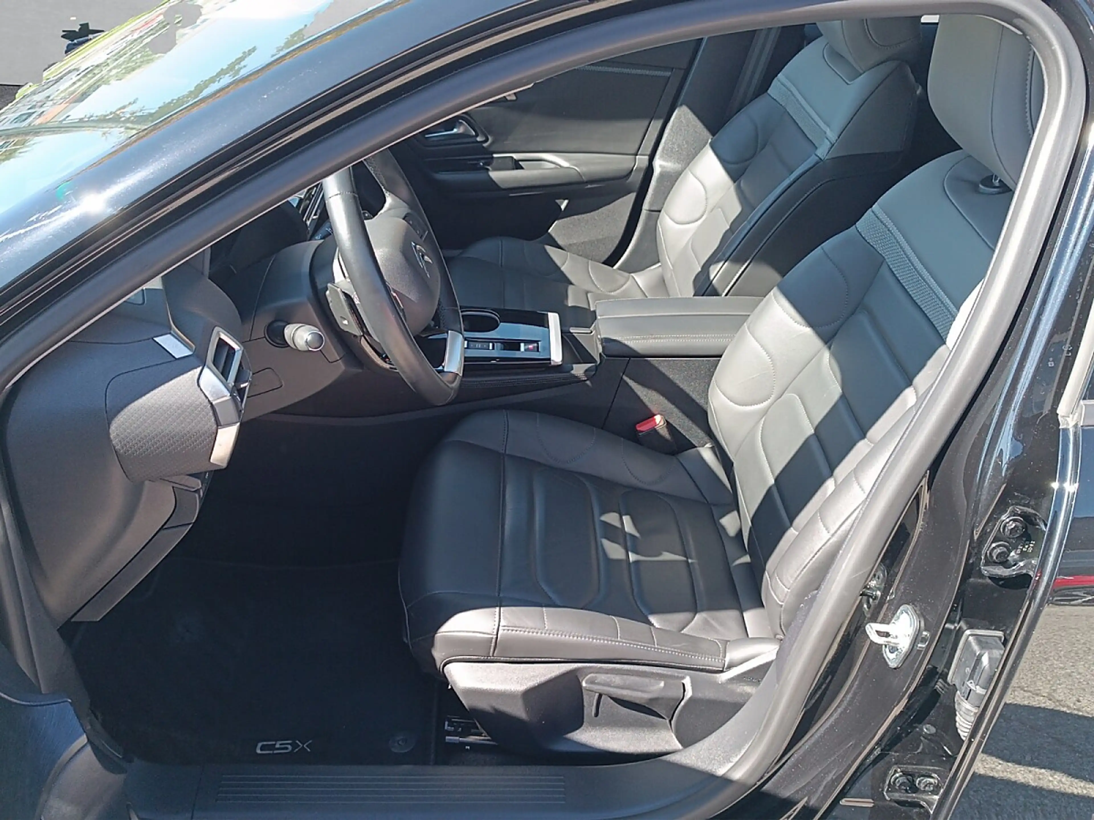 Citroen C5 X PureTech 130 EAT8 Plus — photo 9