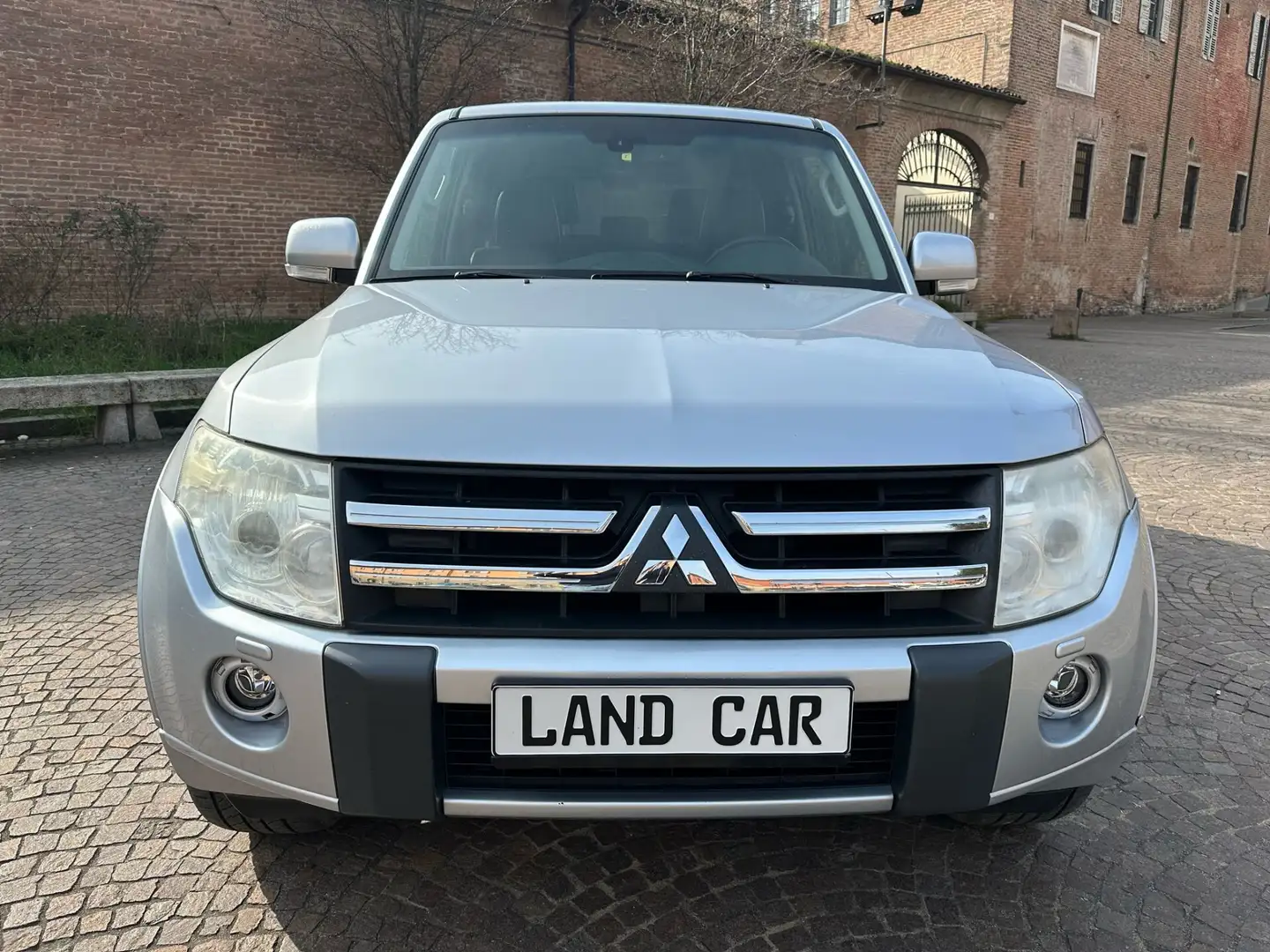 Mitsubishi Pajero 3.2 DI-D 16V 5p. Intense Plateado - 2