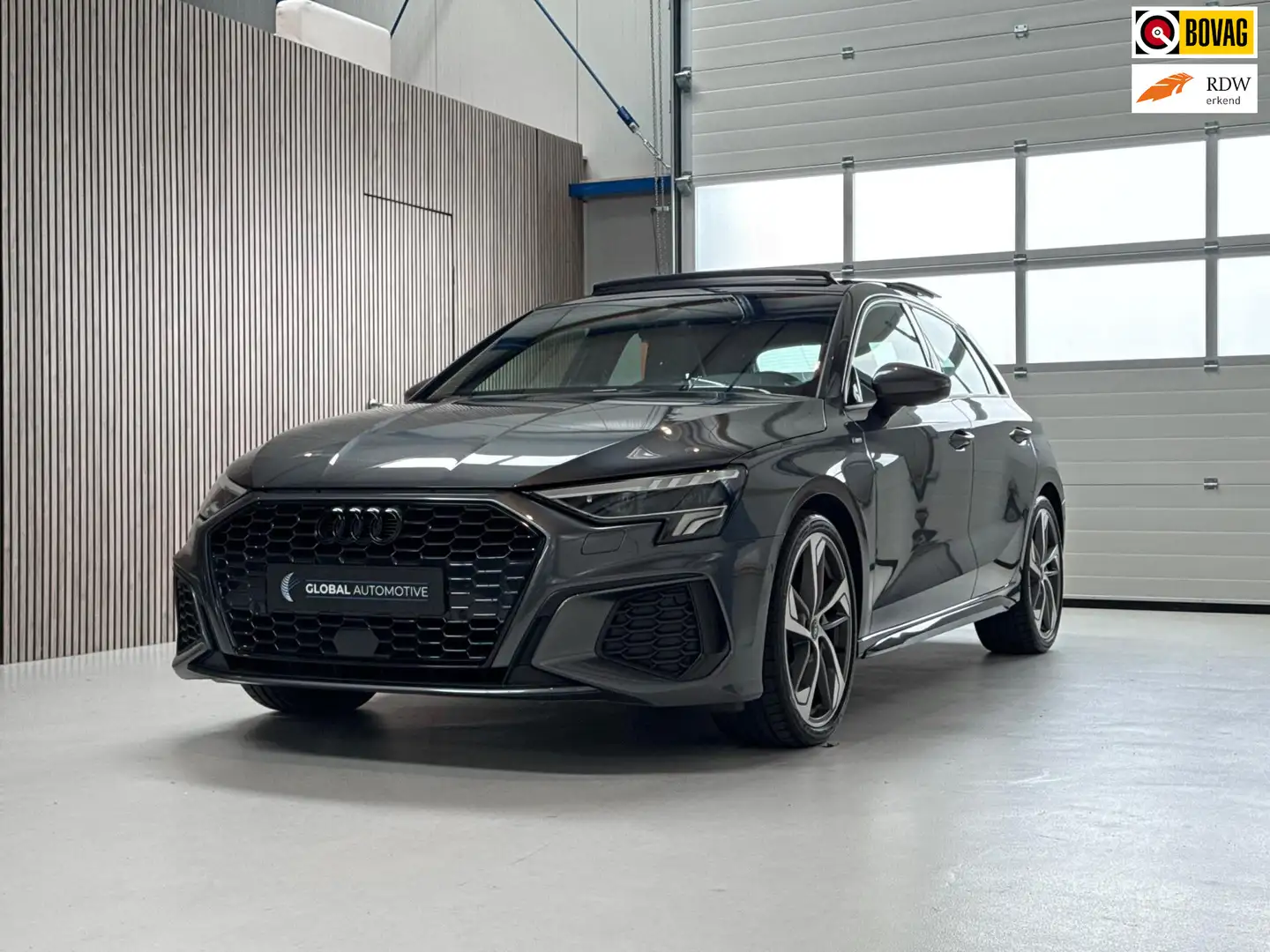 Audi A3 Sportback 35 TFSI S Edition 150 PK - RS STOELEN - Grau - 1