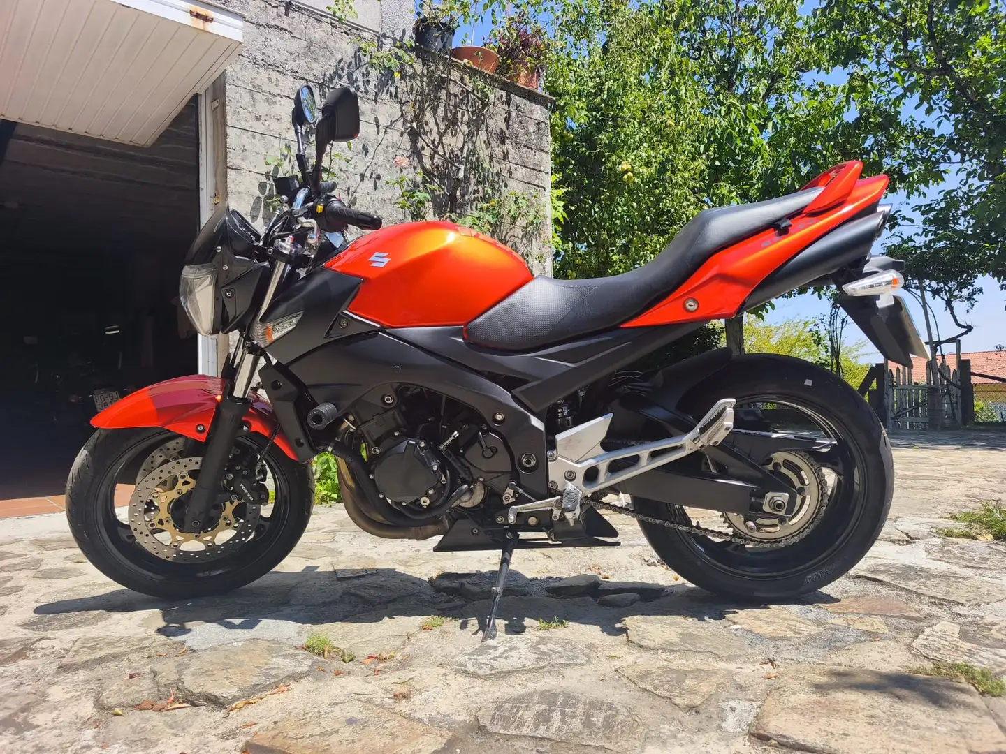 Suzuki GSR 600 Naranja - 2