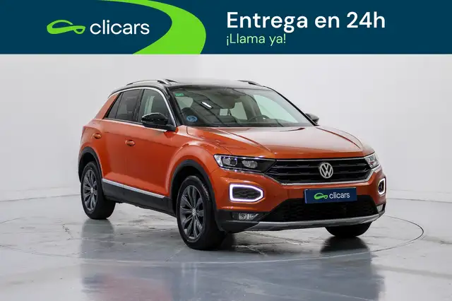Volkswagen T-Roc view 3