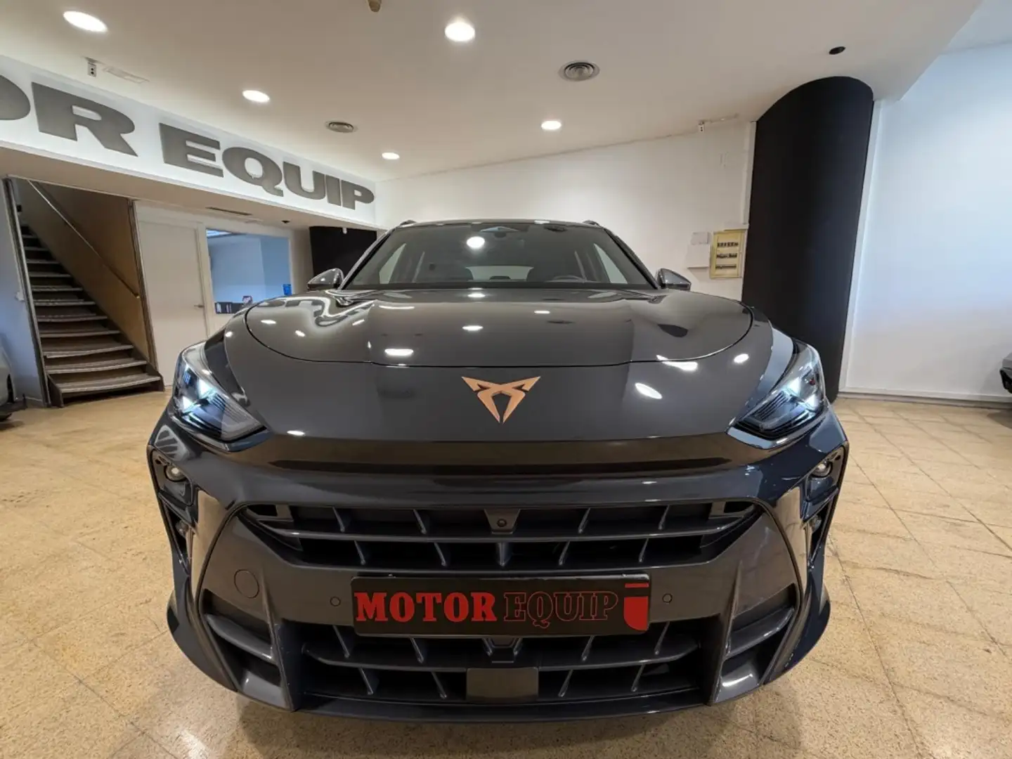 CUPRA Terramar 1.5 eTSI 110 DSG Gris - 2