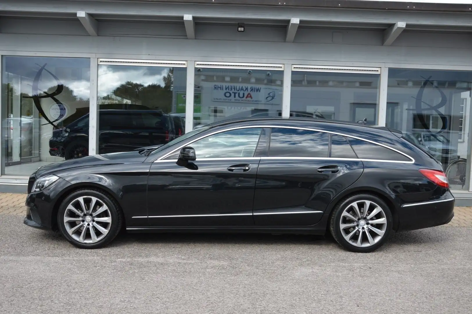 Mercedes-Benz CLS 220 CLS 220 d SB*9G-AUTOMATIK*LED*COMAND*SHD*CAM*AHK Black - 2