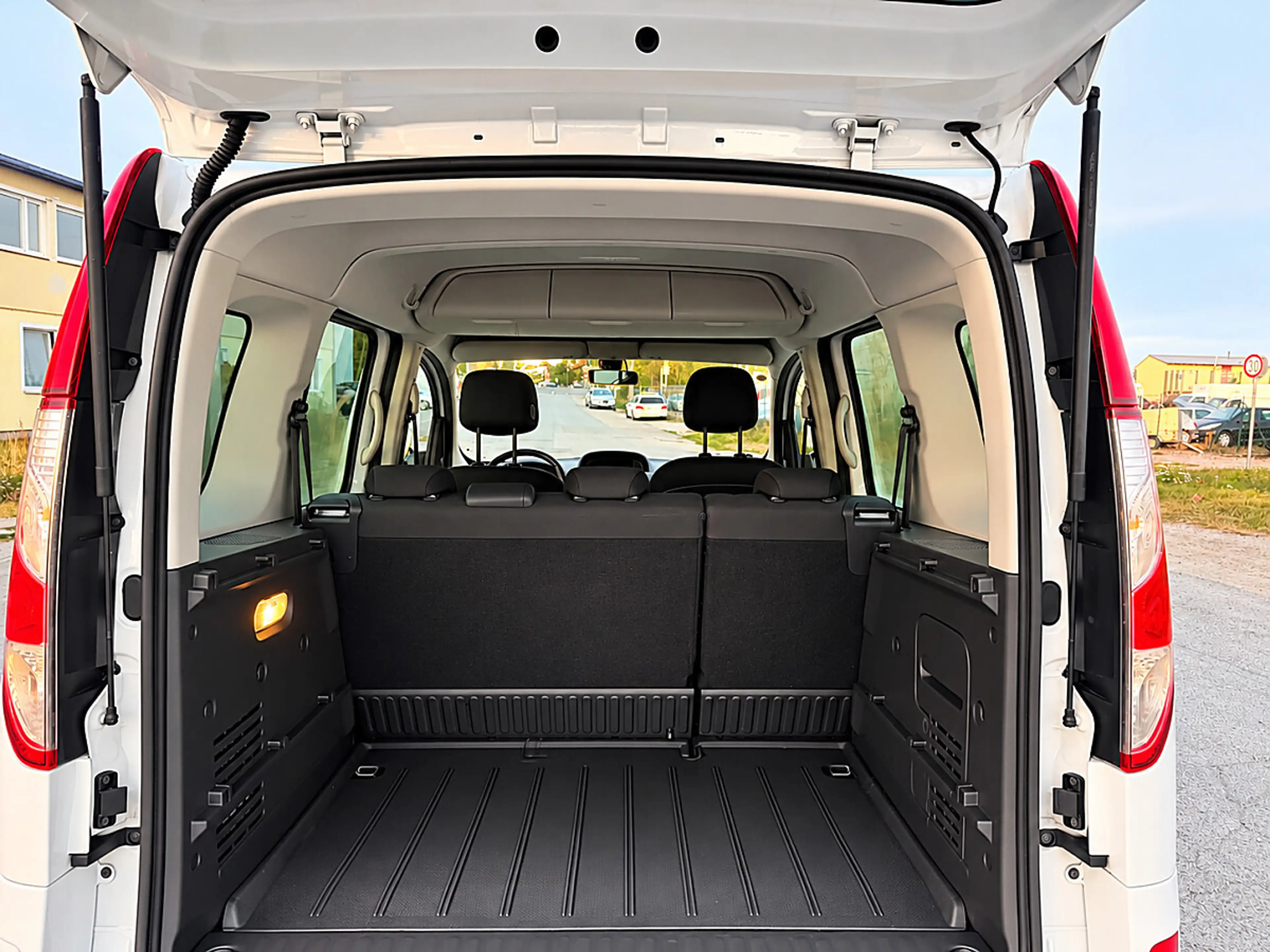 Renault Kangoo Dynamique Energy dCi 110*GARANTIE INKLUDIERT, 1... — photo 9