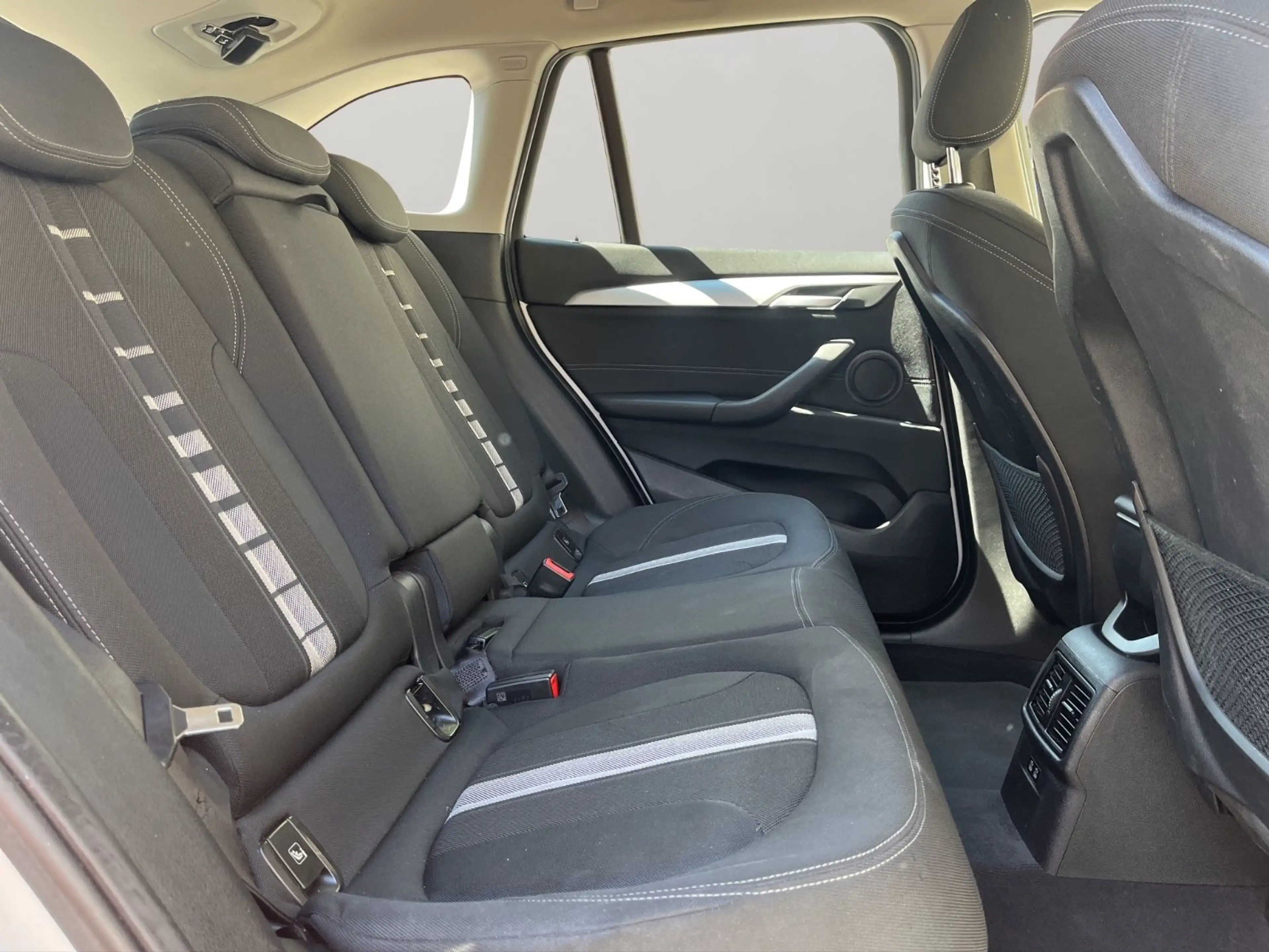 BMW X1 xDrive 25 e Advantage — photo 14