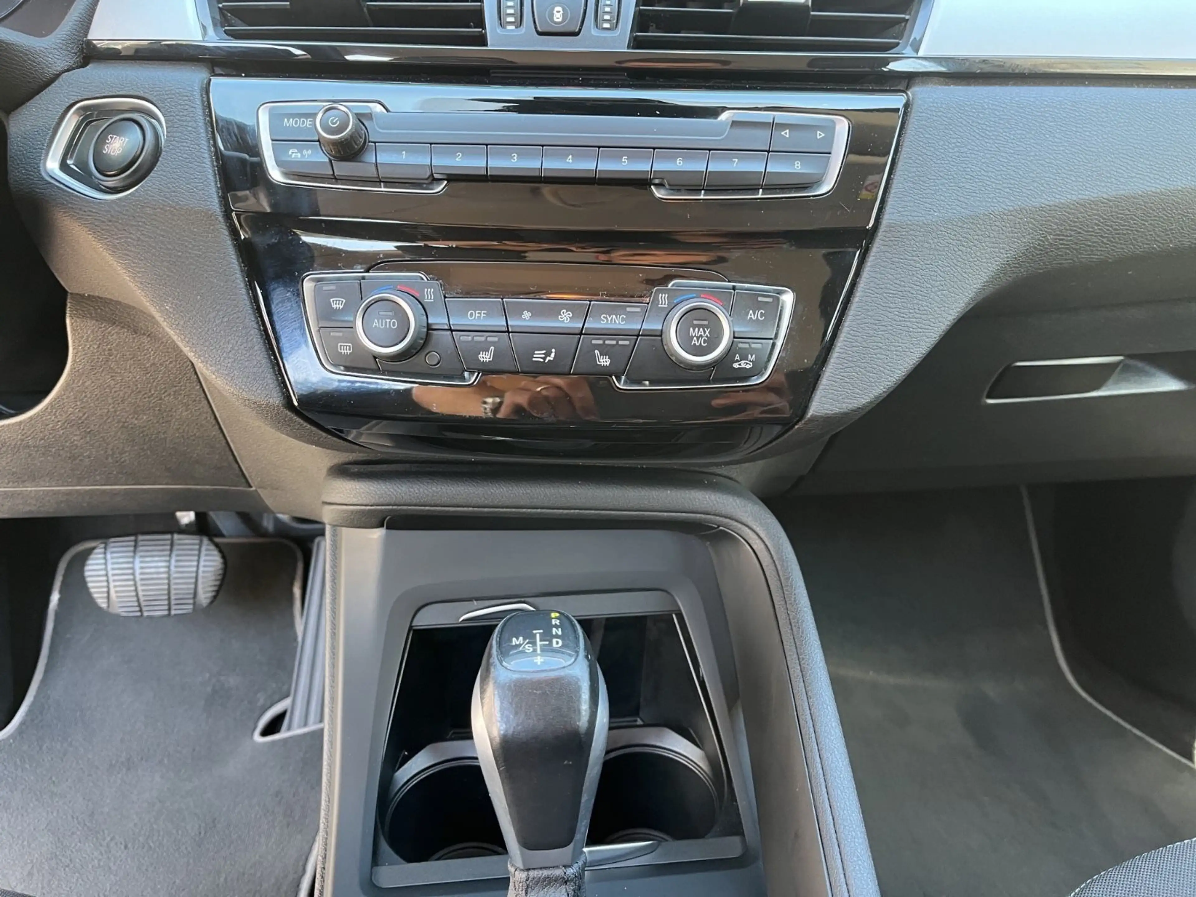 BMW X1 xDrive 25 e Advantage — photo 11