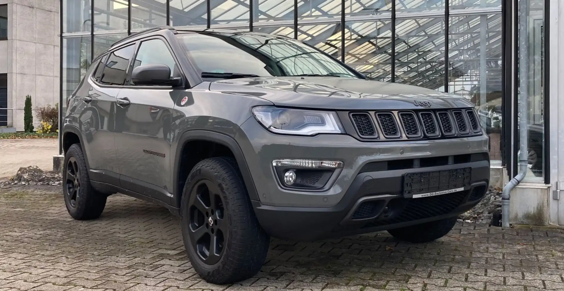Jeep Compass Trailhawk 4WD Automatik Navi Kamera AHK Gris - 1