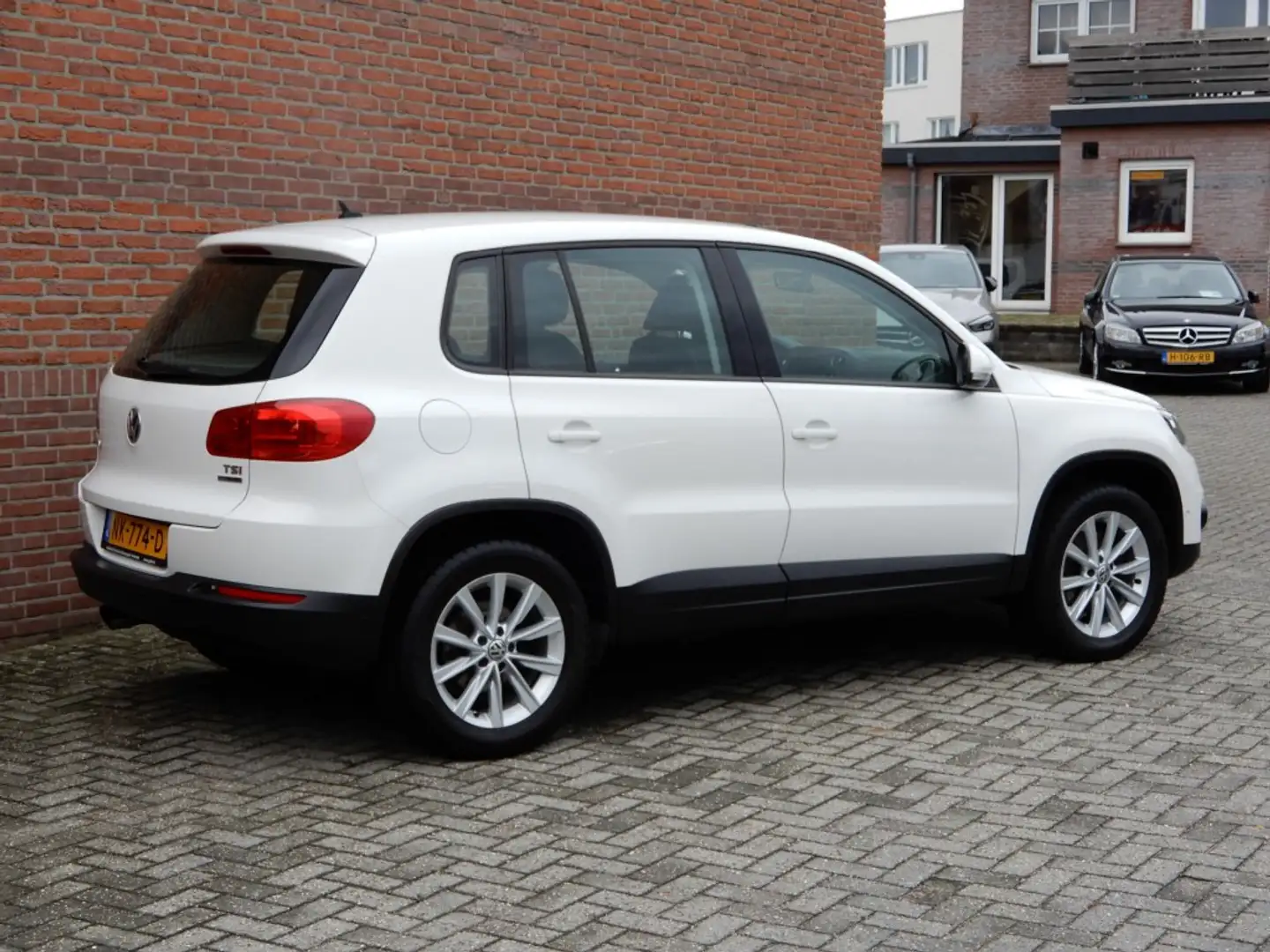 Volkswagen Tiguan 1.4 TSI EASYLINE Wit - 2