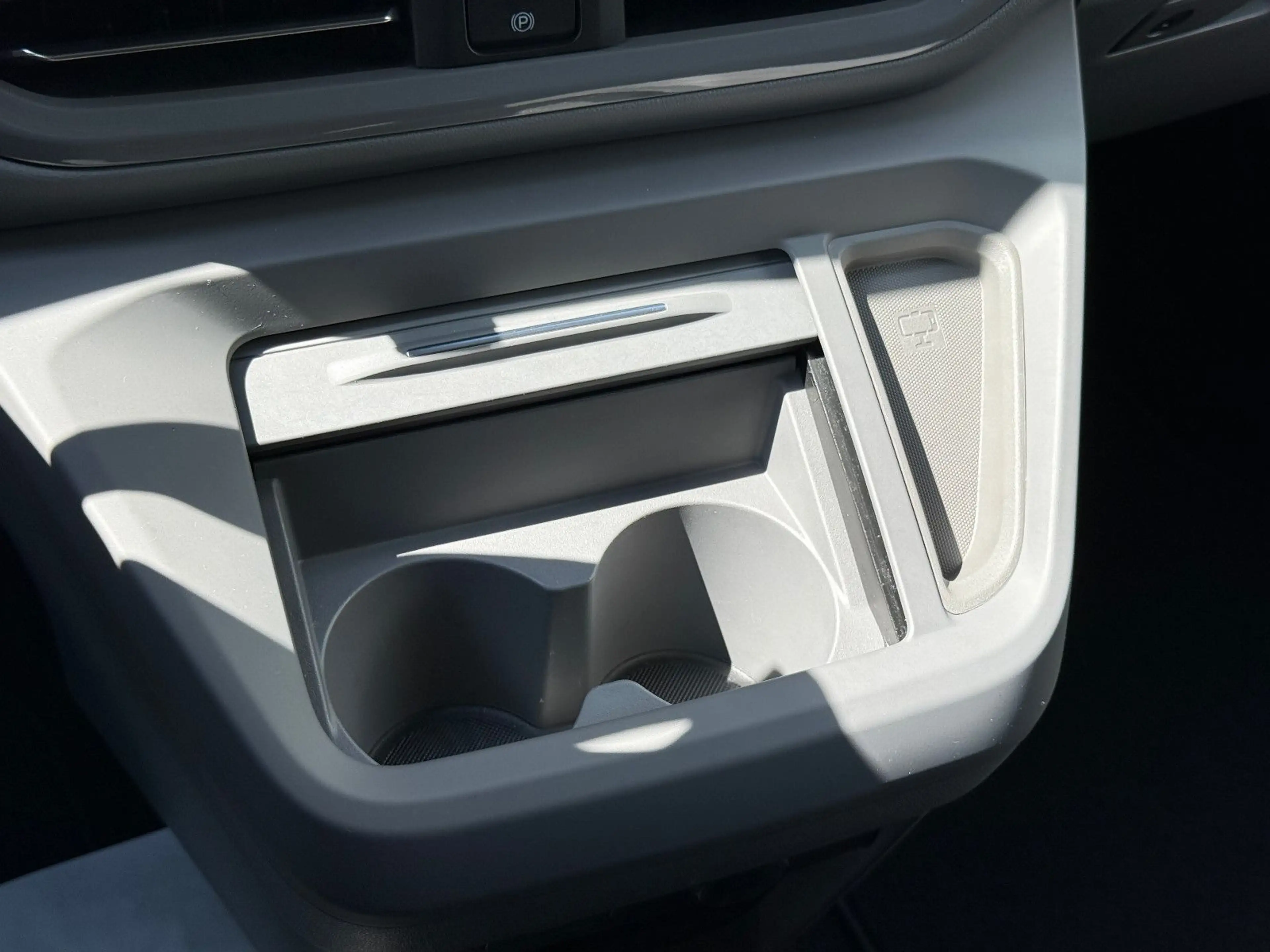Volkswagen T7 Caravelle T7 eCaravelle PanAmericana Wärmepumpe LED AHK — photo 13
