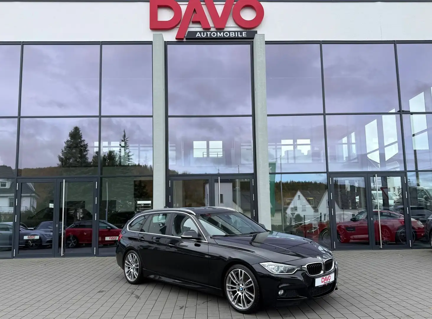 BMW 325 d Touring M Sport Paket/Panoramadach Schwarz - 2
