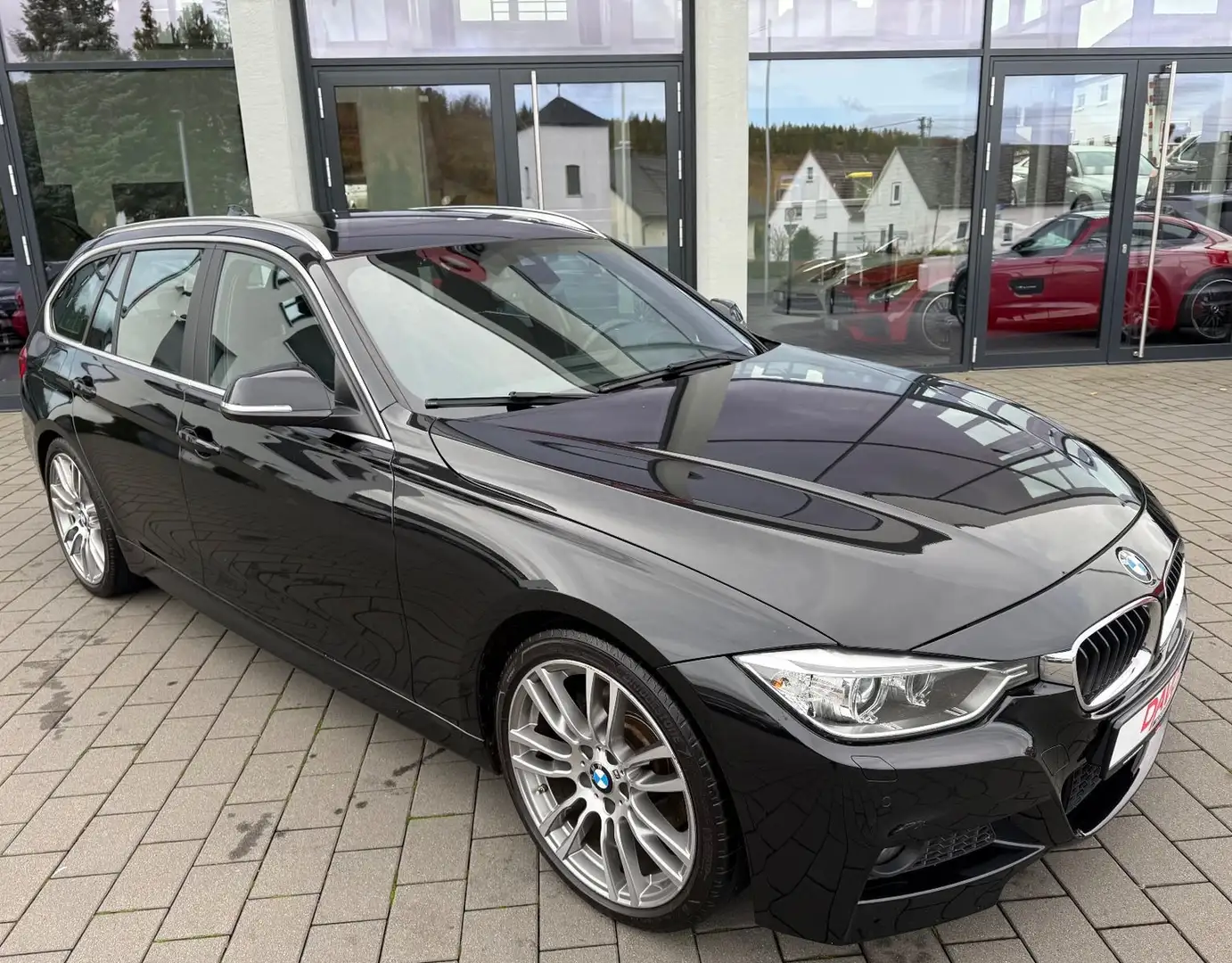 BMW 325 d Touring M Sport Paket/Panoramadach Schwarz - 1