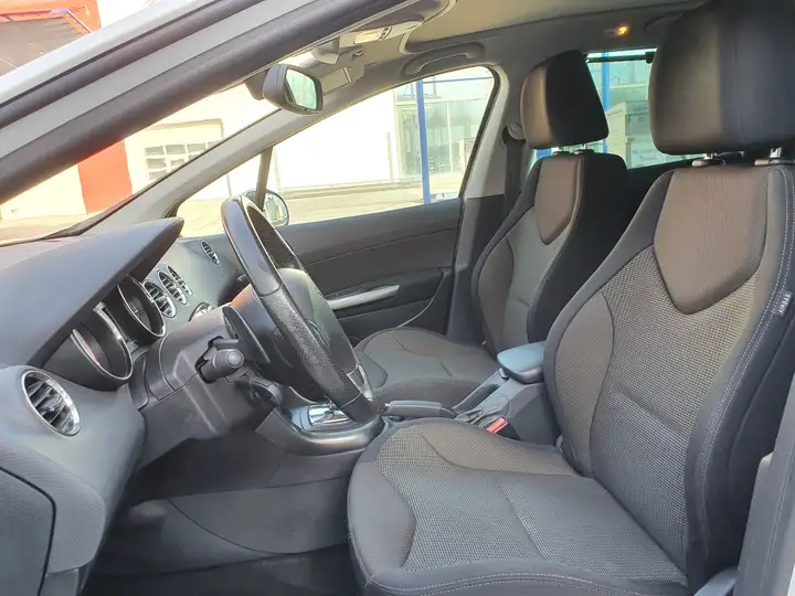 Peugeot 308 2013, foto 11