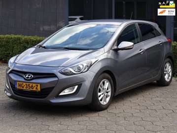 1.6 GDI i-Motion Plus|Camera|Nav|Cruise|Climate|2e