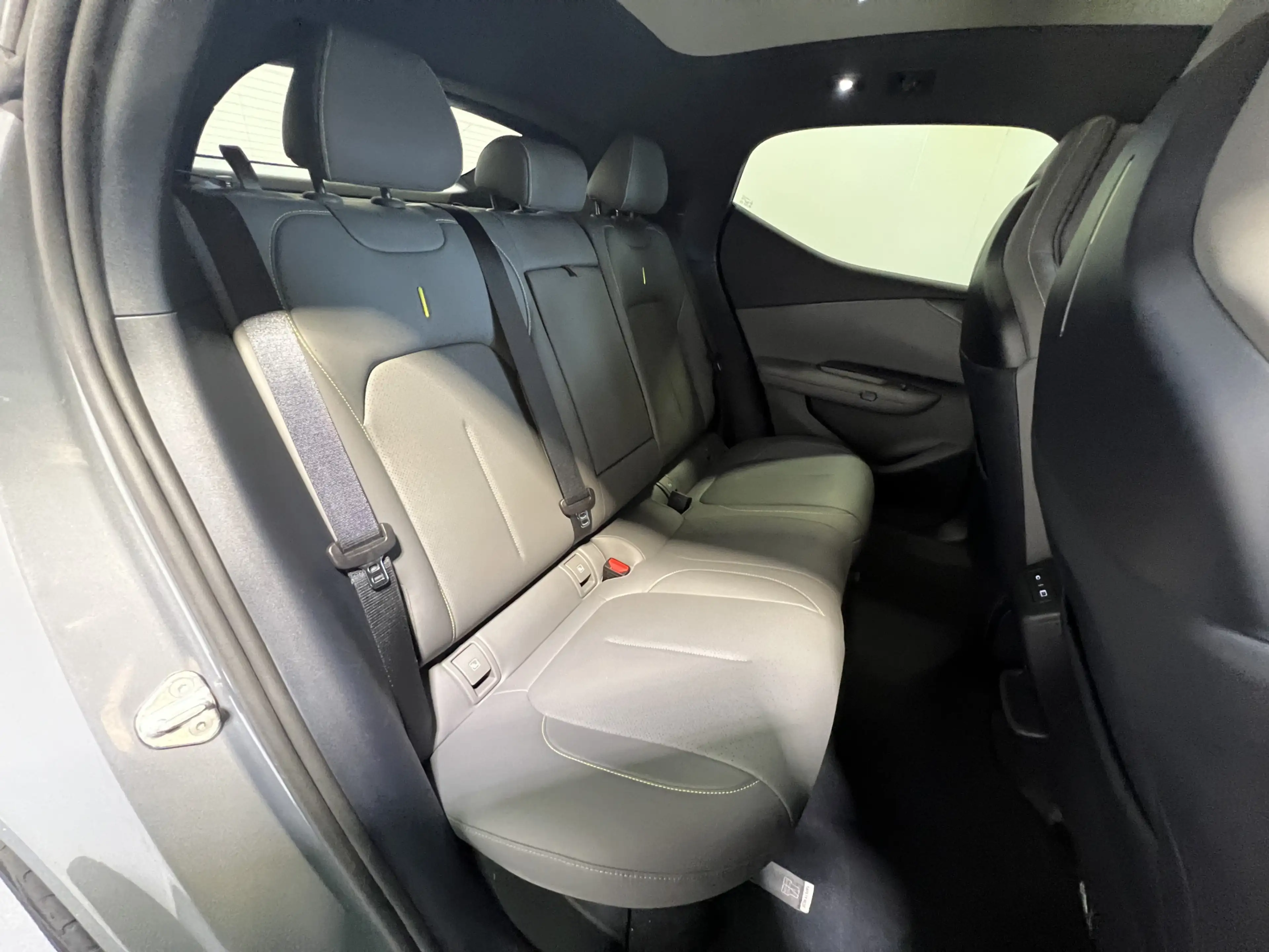 Lynk & Co 02 More 66 kWh | Navigatie/Android/Apple Carplay | LM — photo 32