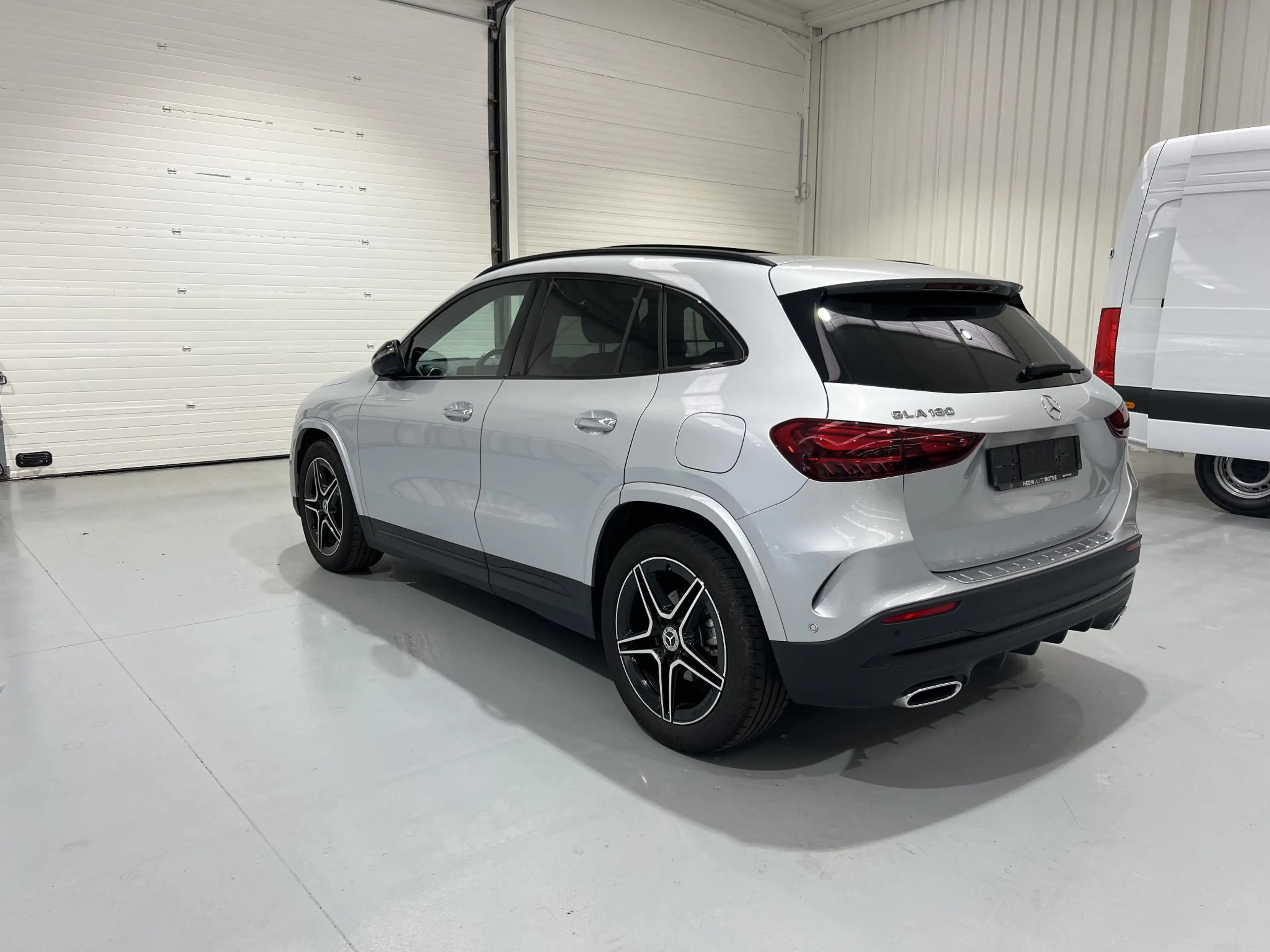 Mercedes-Benz GLA 180 AMG Line | Panoramisch Dak | Dodehoekassistent | M — photo 7