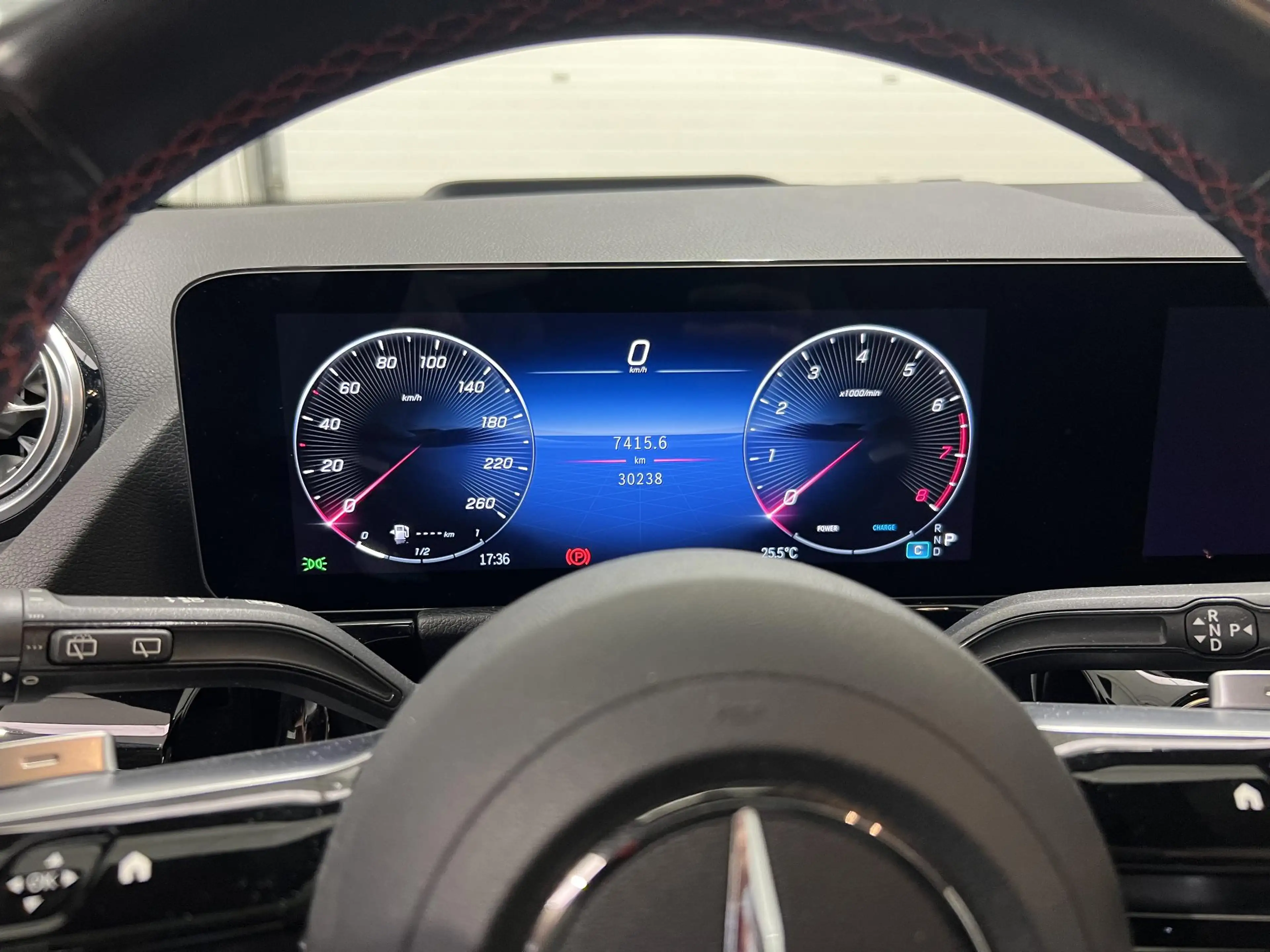 Mercedes-Benz GLA 180 AMG Line | Panoramisch Dak | Dodehoekassistent | M — photo 13