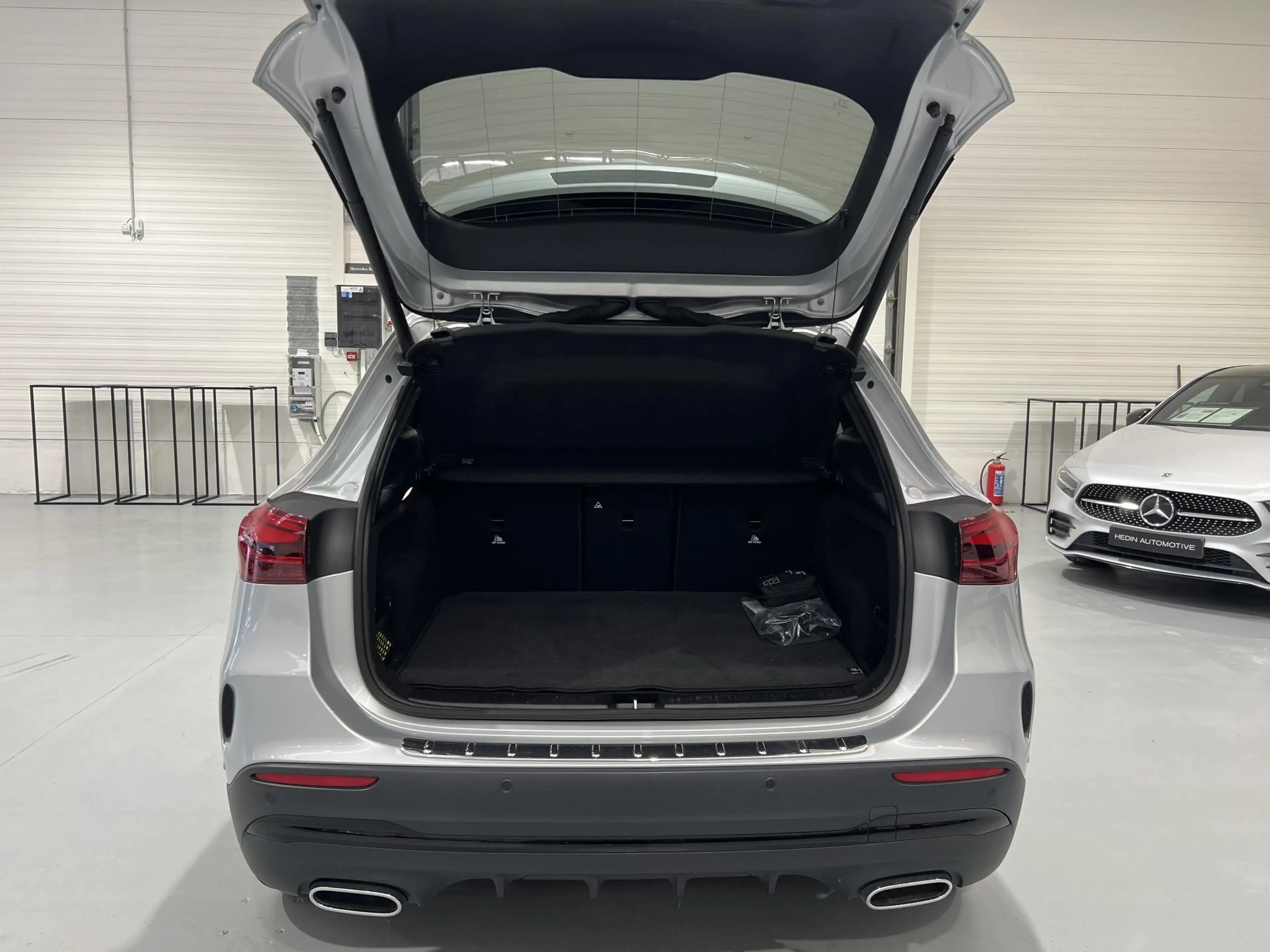 Mercedes-Benz GLA 180 AMG Line | Panoramisch Dak | Dodehoekassistent | M — photo 9