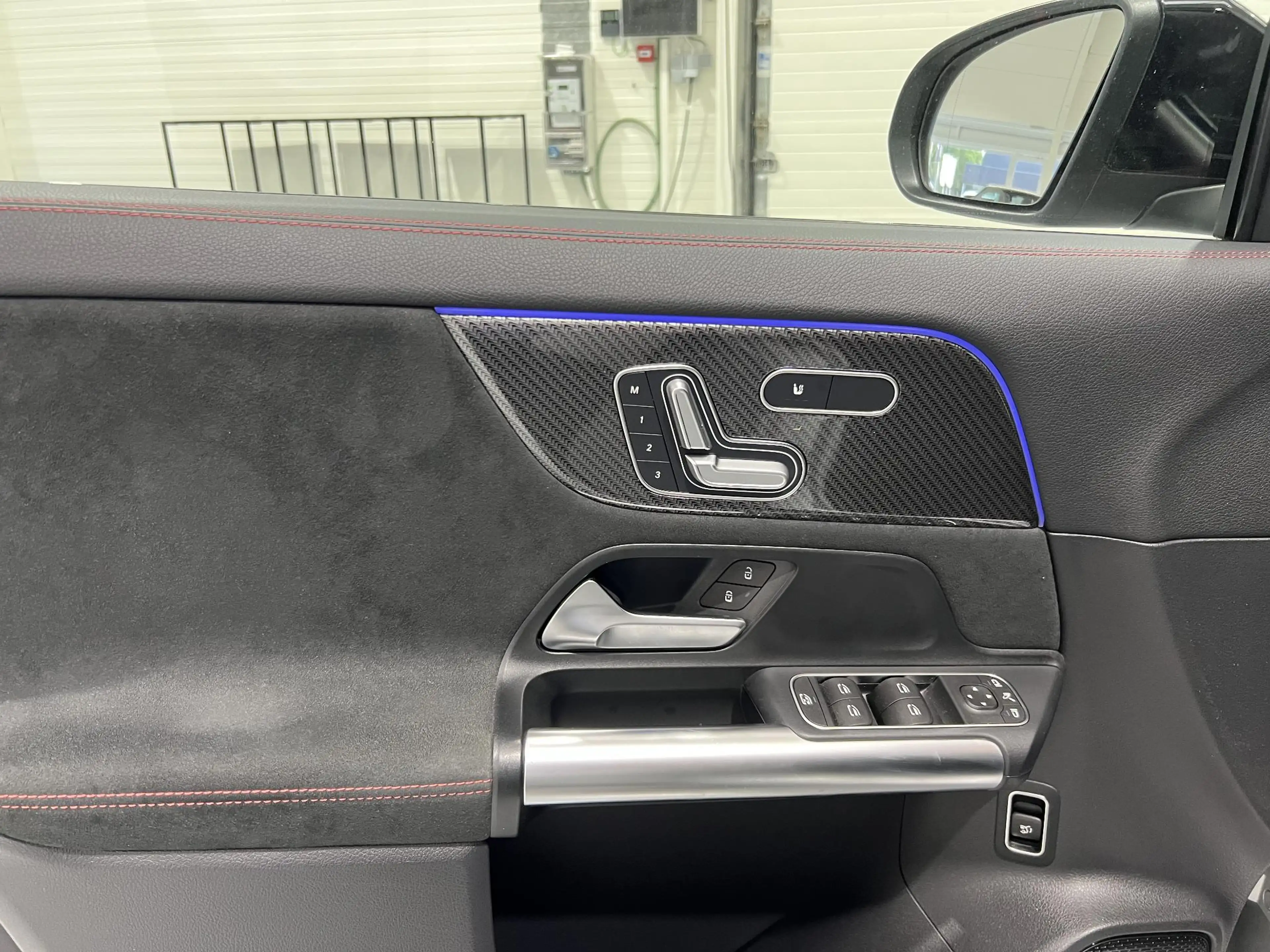 Mercedes-Benz GLA 180 AMG Line | Panoramisch Dak | Dodehoekassistent | M — photo 10