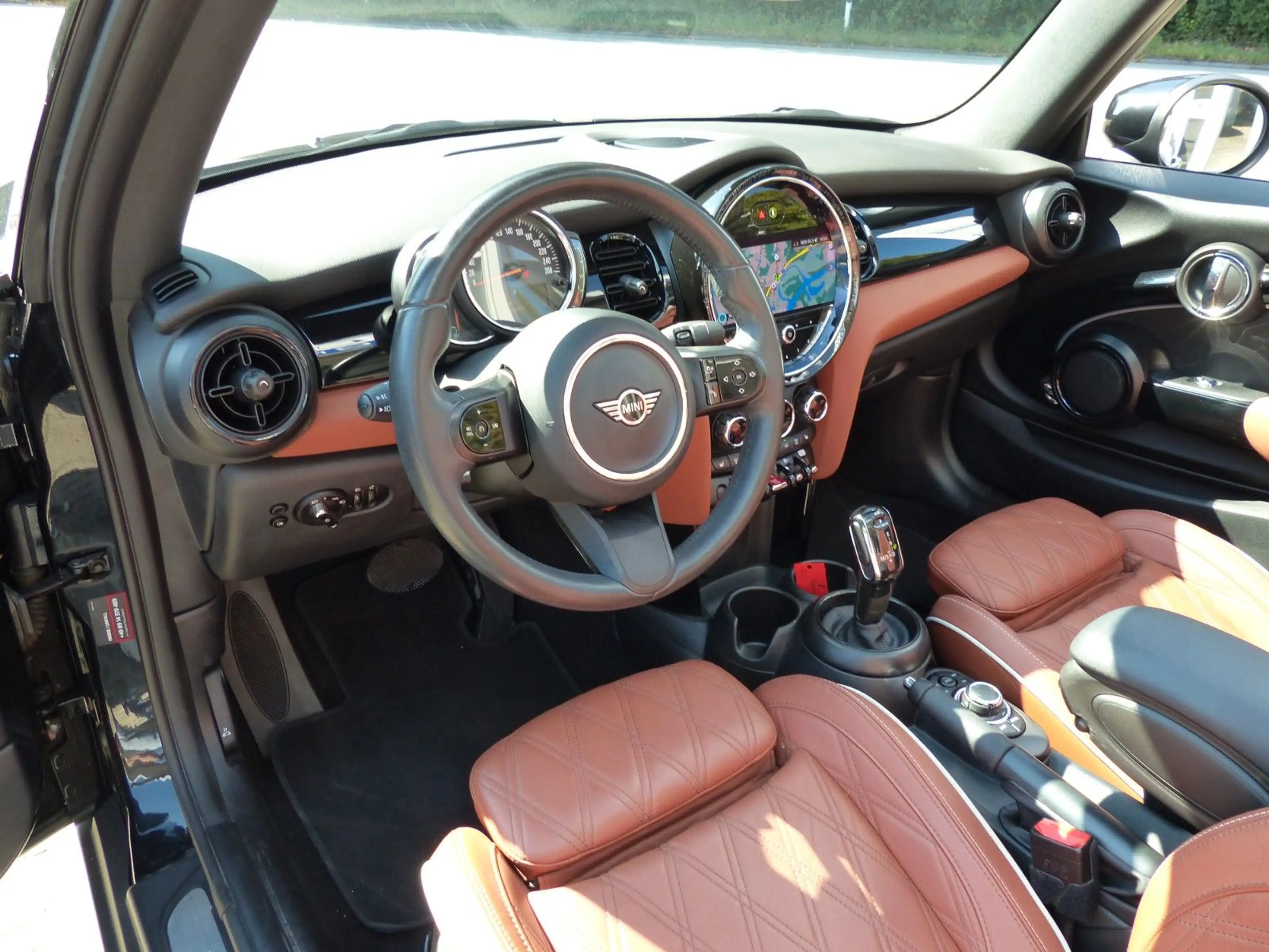MINI Cooper Cabrio Aut. "Classic Trim", Navi, Leder — photo 11