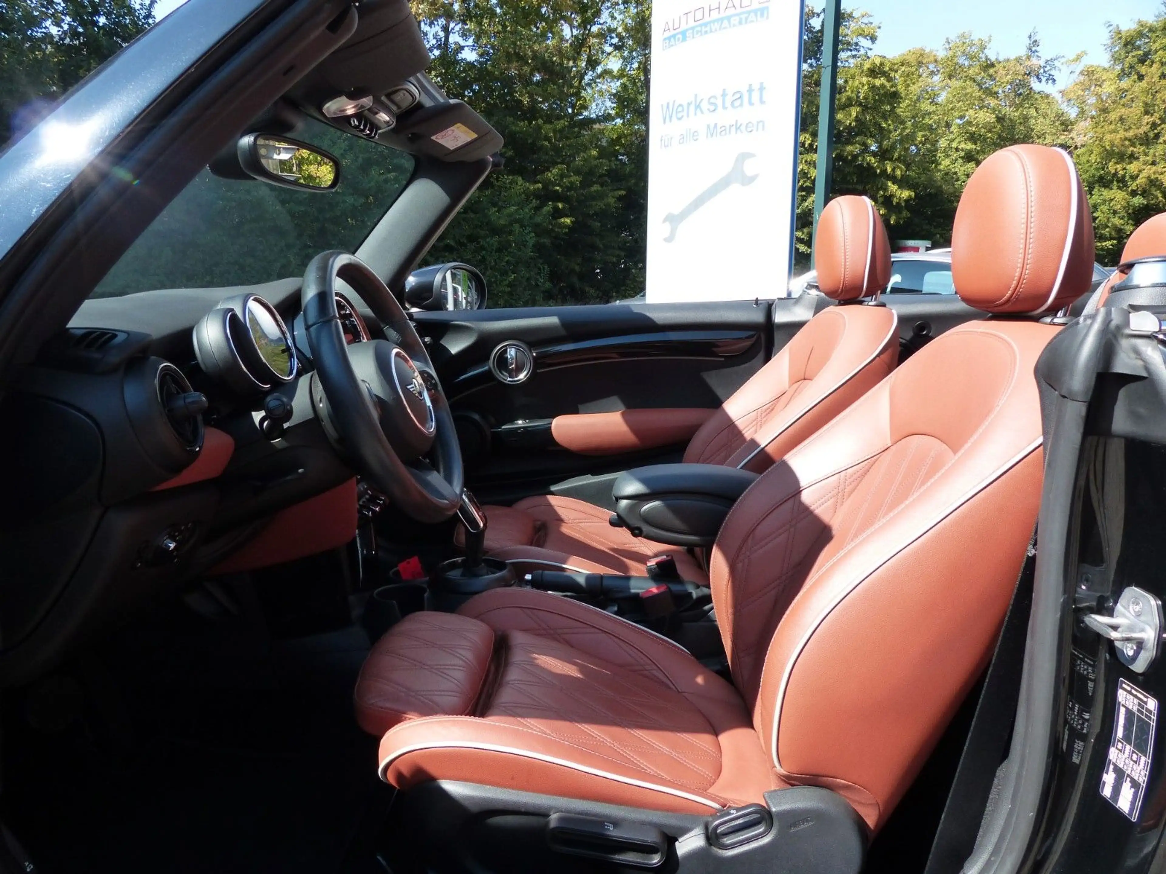 MINI Cooper Cabrio Aut. "Classic Trim", Navi, Leder — photo 12