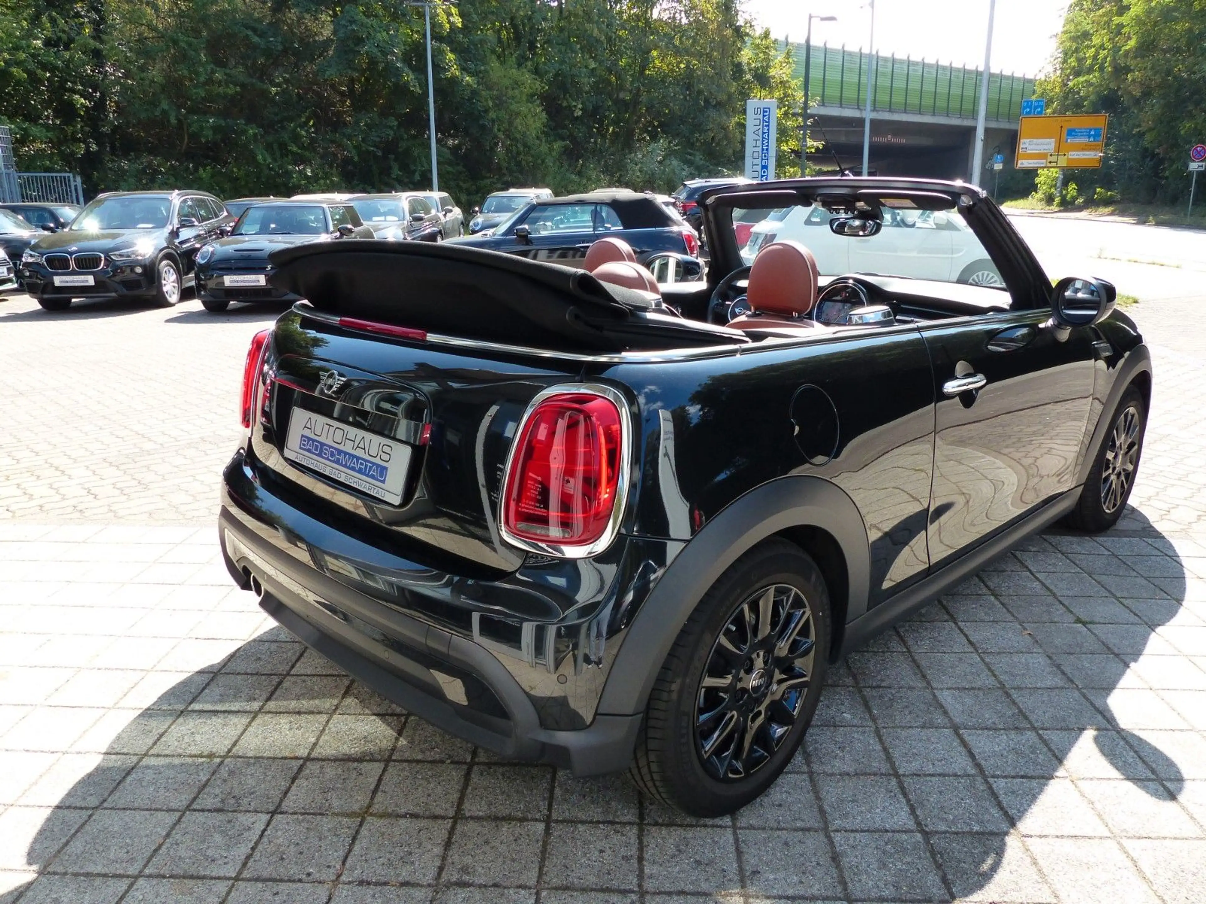 MINI Cooper Cabrio Aut. "Classic Trim", Navi, Leder — photo 9