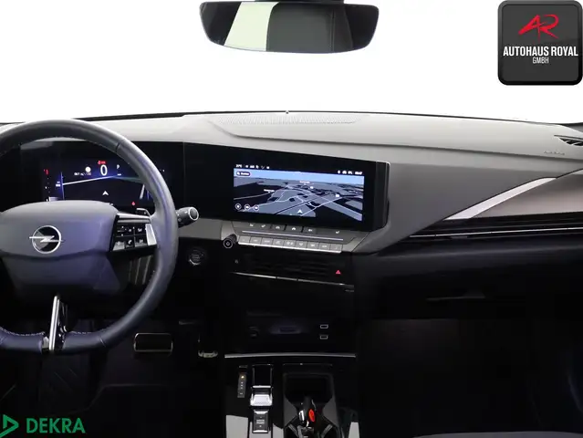 Opel Astra view 8