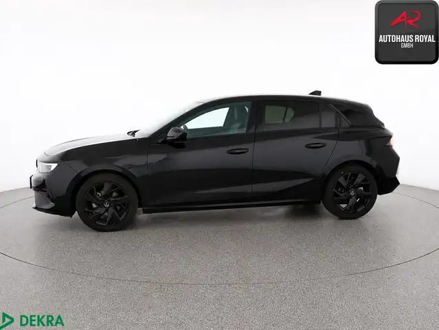 Opel Astra view 2
