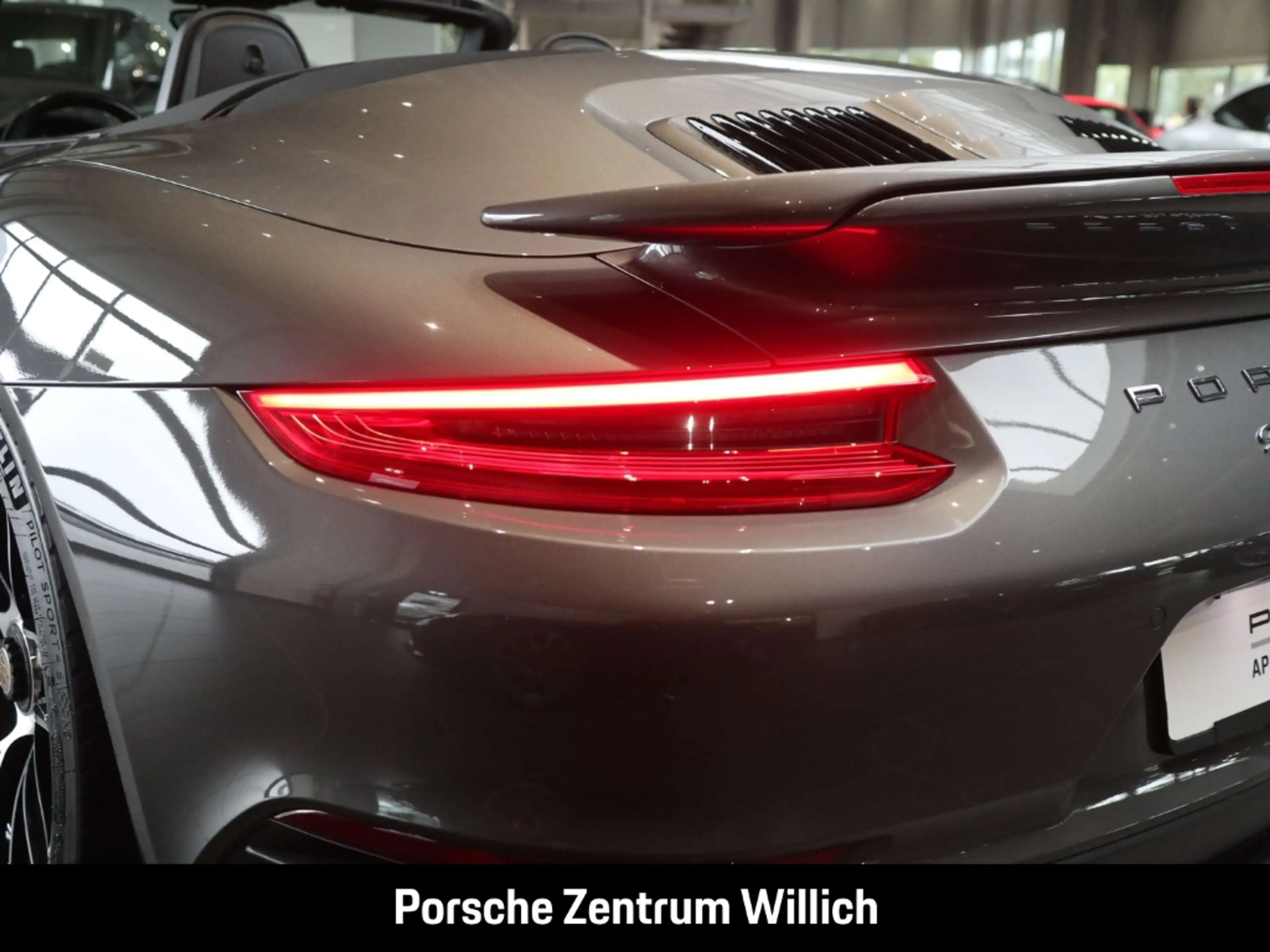 Porsche 991 911 Turbo S Cabrio Burmester Liftsystem-VA — photo 11