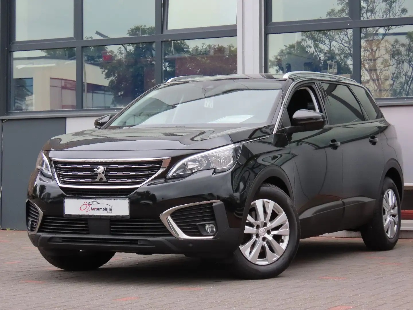 Peugeot 5008 PureTech 130 EAT8 7-Sitzer Black - 2