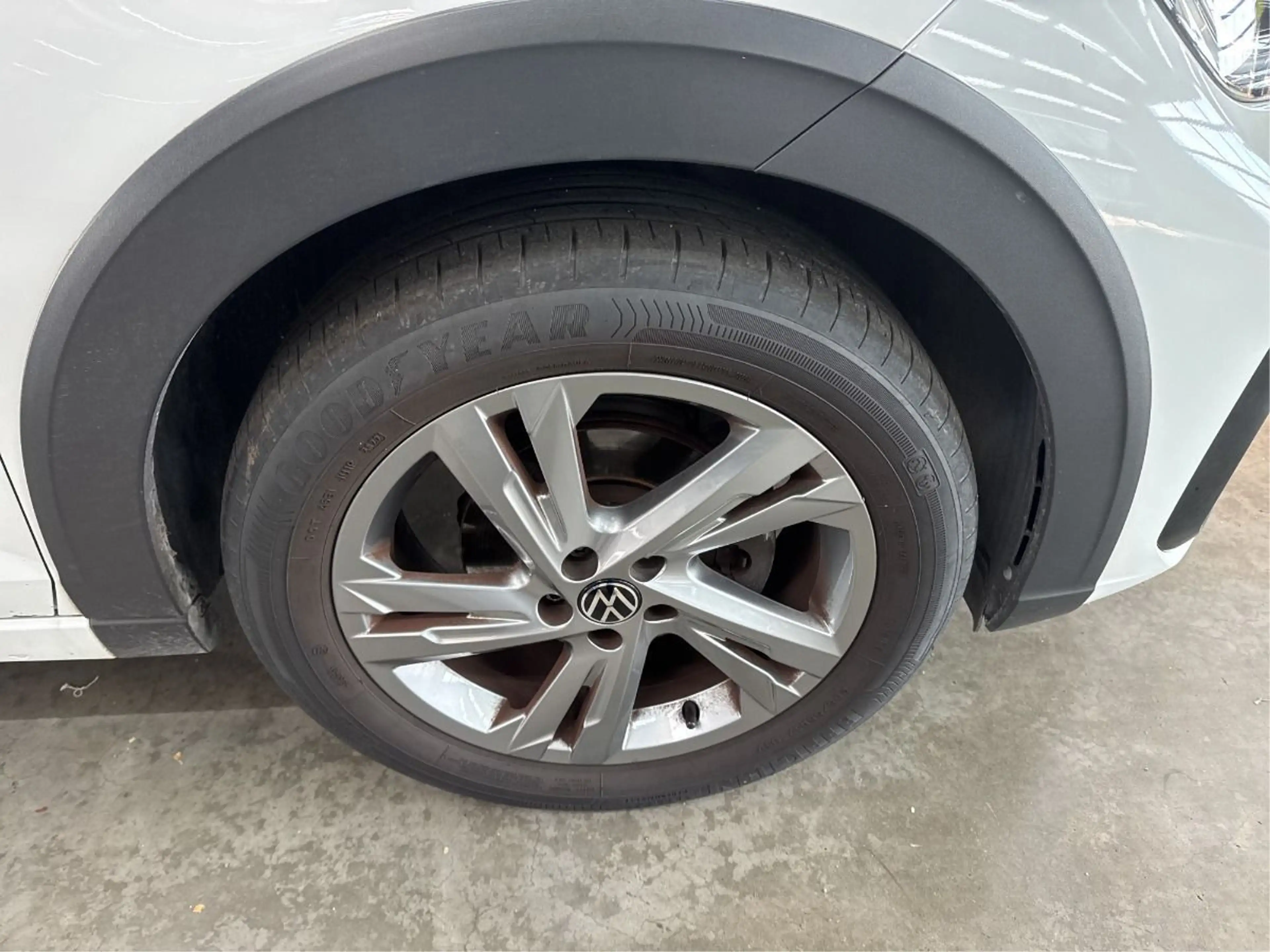 Volkswagen Taigo 1.0TSI DSG R-Line NAVI MATRIX-LED PDC — photo 7