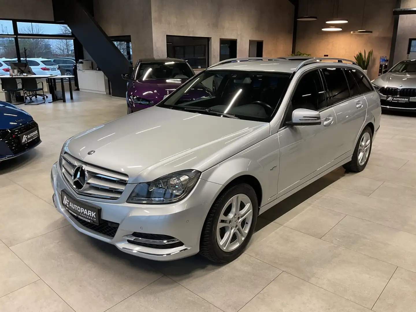 Mercedes-Benz C 180 T CGI Avantgarde Navi Teilleder Sitzh. Zilver - 1