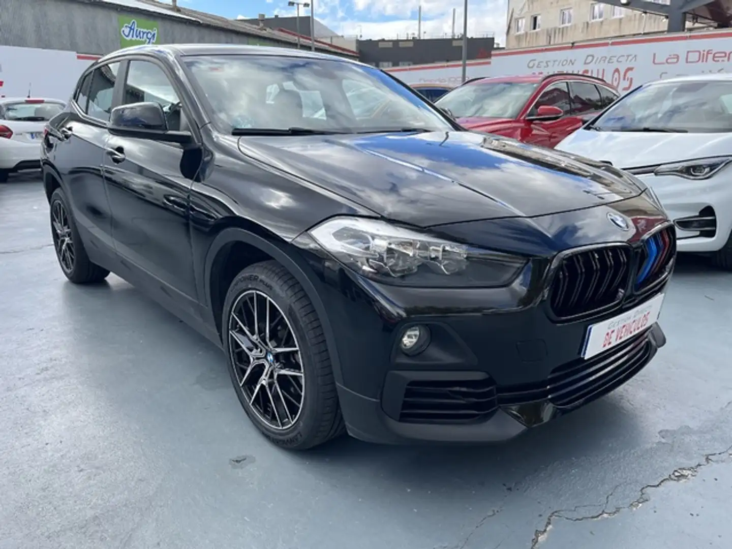 BMW X2 sDrive 18d Zwart - 2