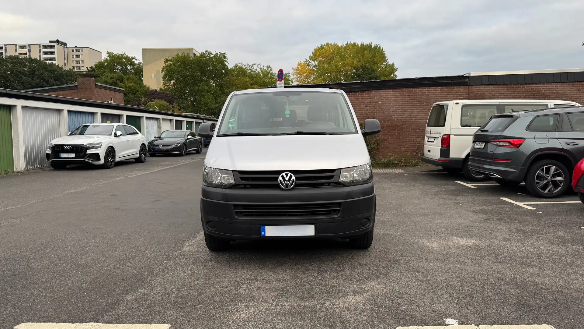 Volkswagen T5 Transporter • 9 Sitzer • 2.0 TDI Silber - 1