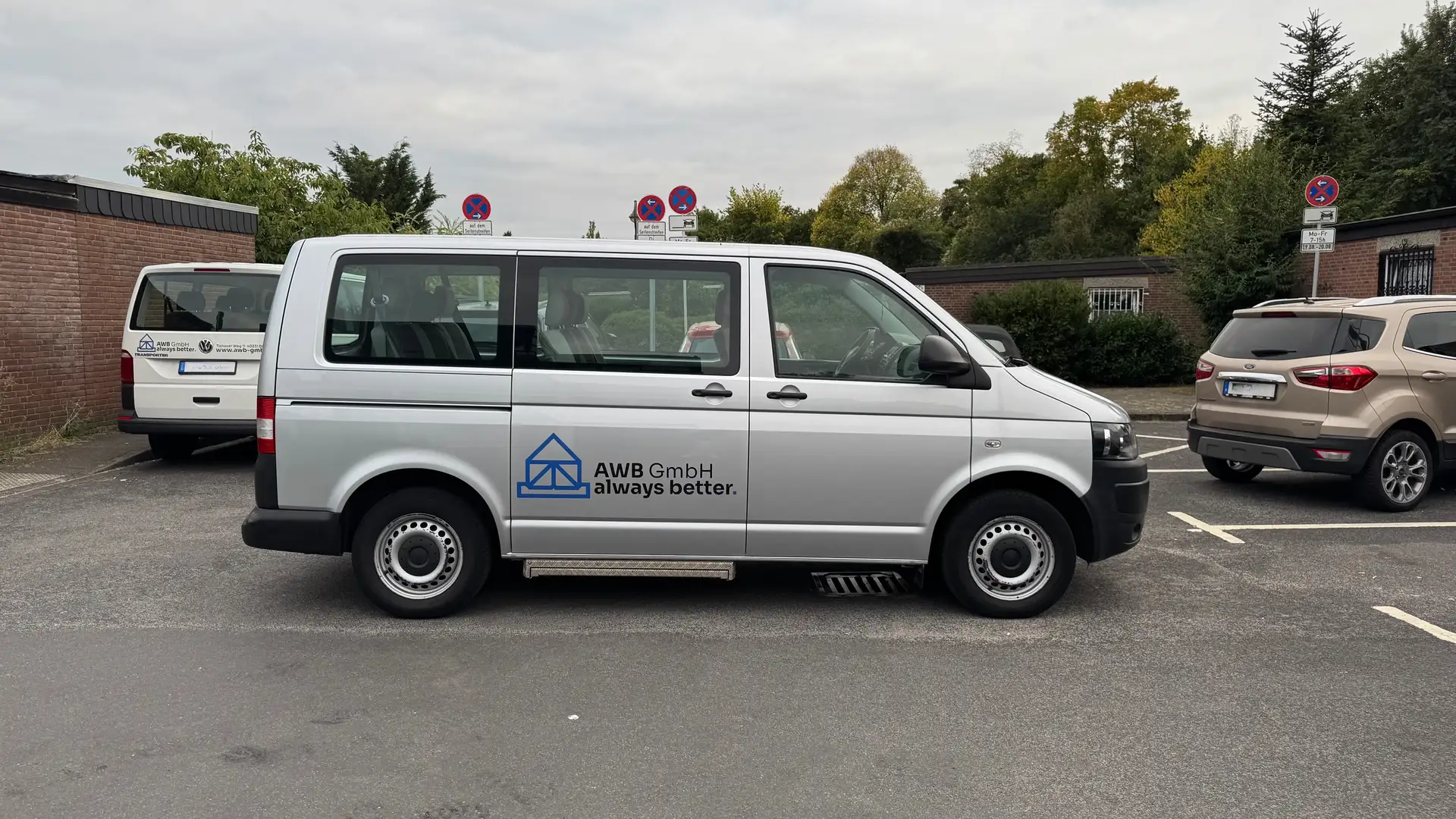 Volkswagen T5 Transporter • 9 Sitzer • 2.0 TDI Silber - 2