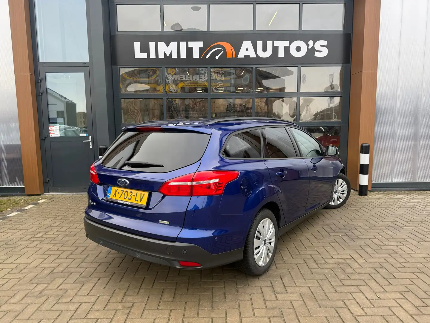 Ford Focus Wagon 1.0 Trend Aut/Climate/Navi/Pdc.v+a/Cruise/Ap Blau - 2