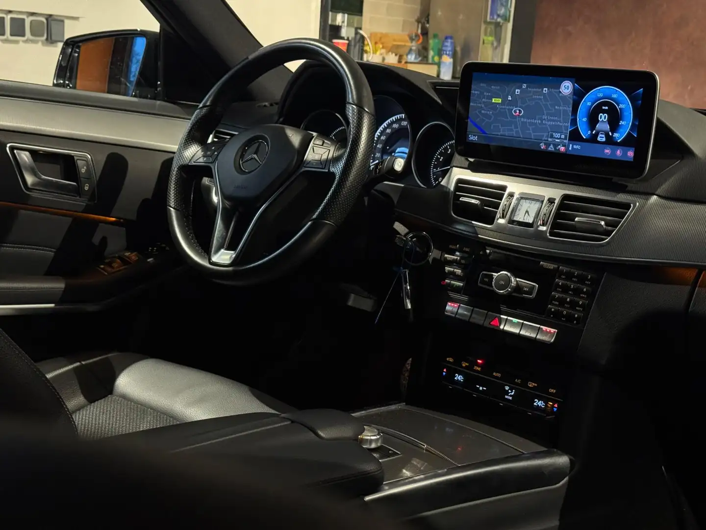 Mercedes-Benz E 200 Avantgarde |CAMERA|LED VERLICHTING|LEDER| Zwart - 2