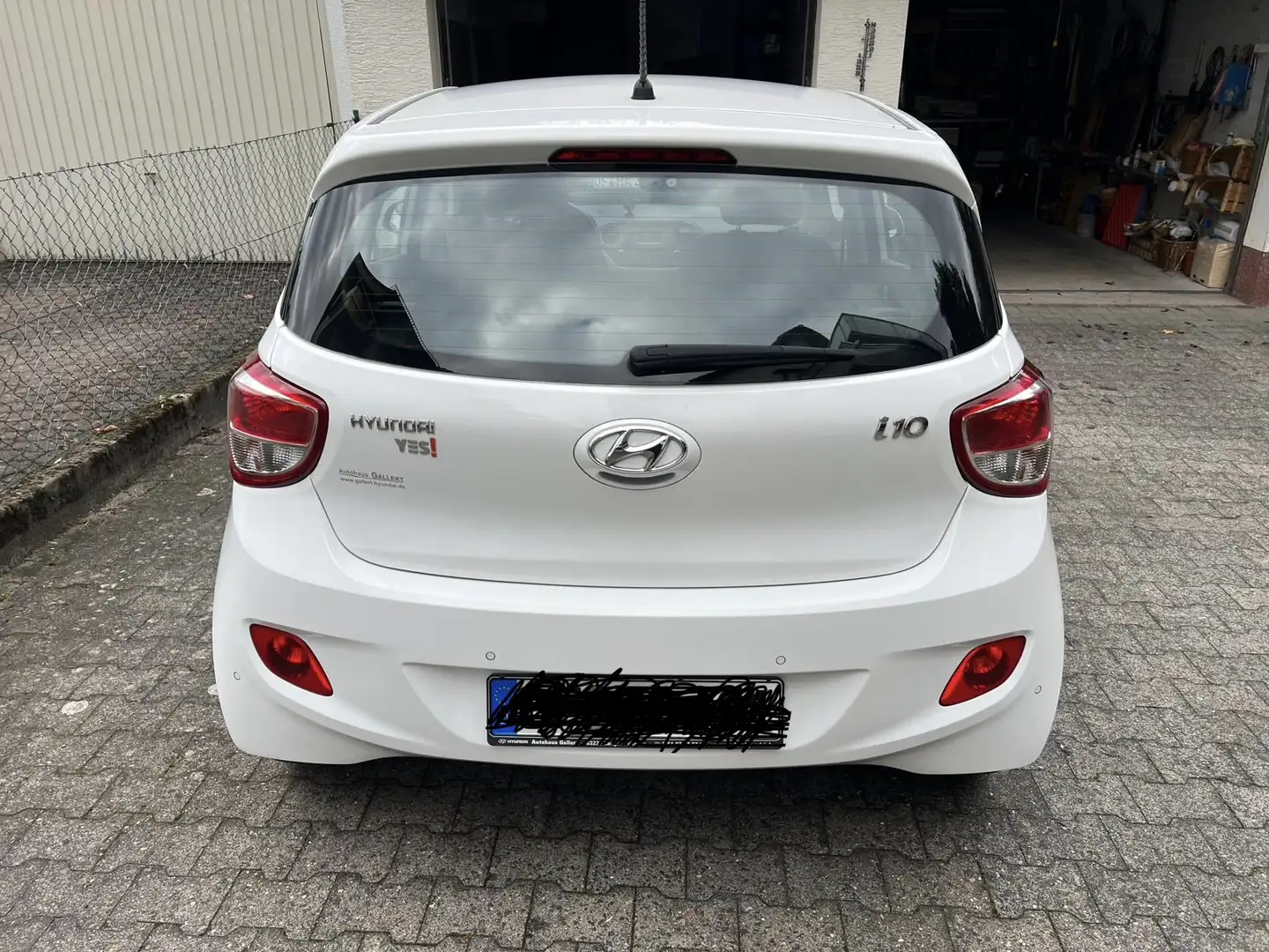 Hyundai i10 1.2 YES! Gold Weiß - 2