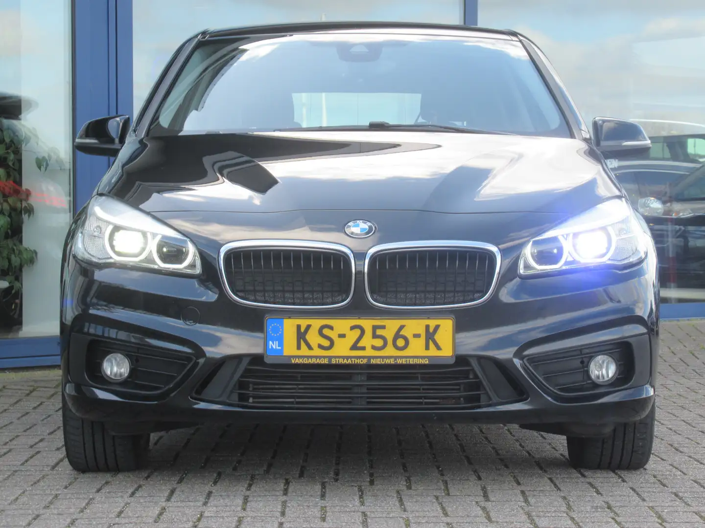 BMW 225 2-serie Active Tourer 225xe iPerformance Cent. Exe Zwart - 2