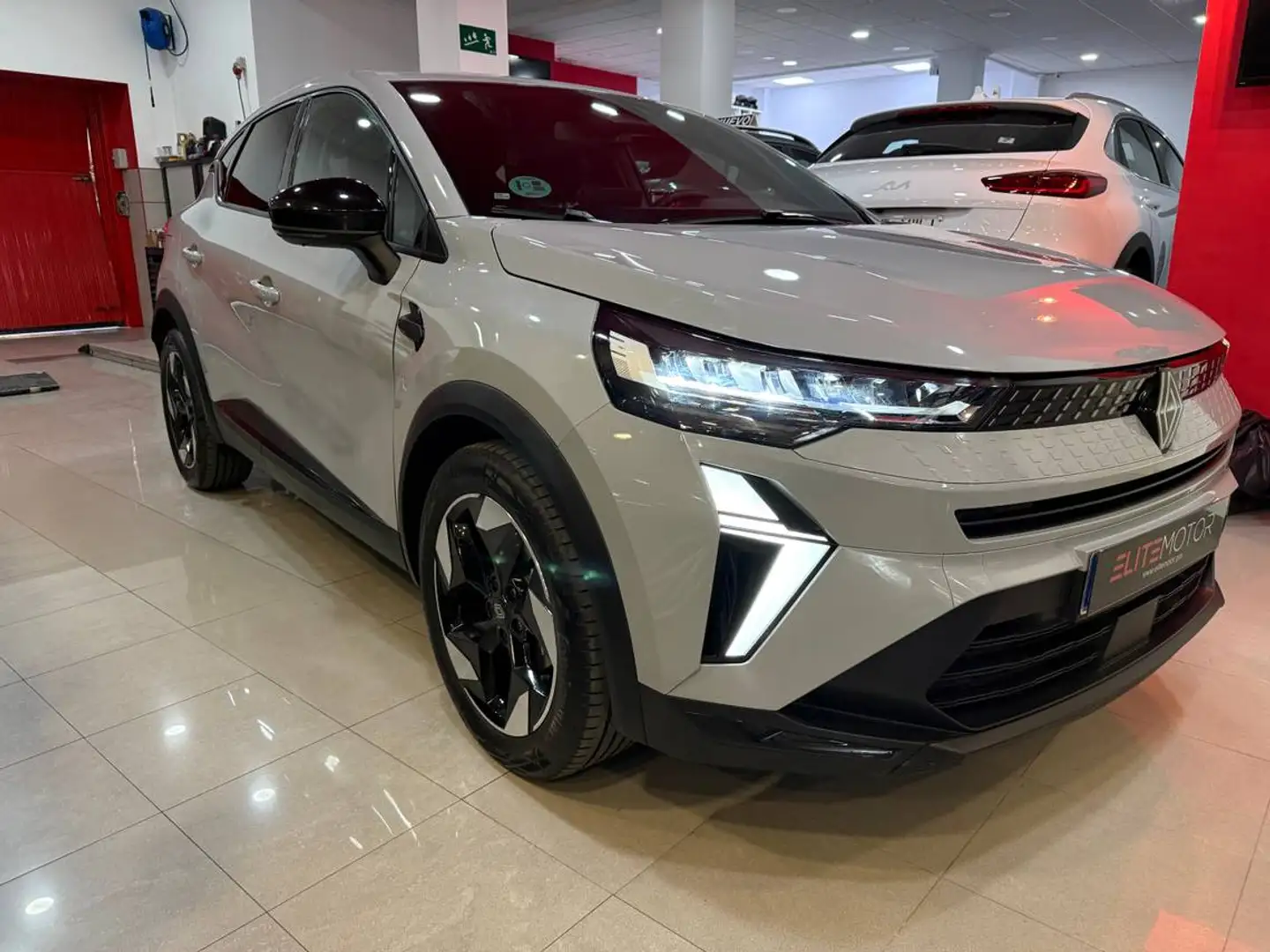 Renault Captur TCe Techno 67kW Gris - 1