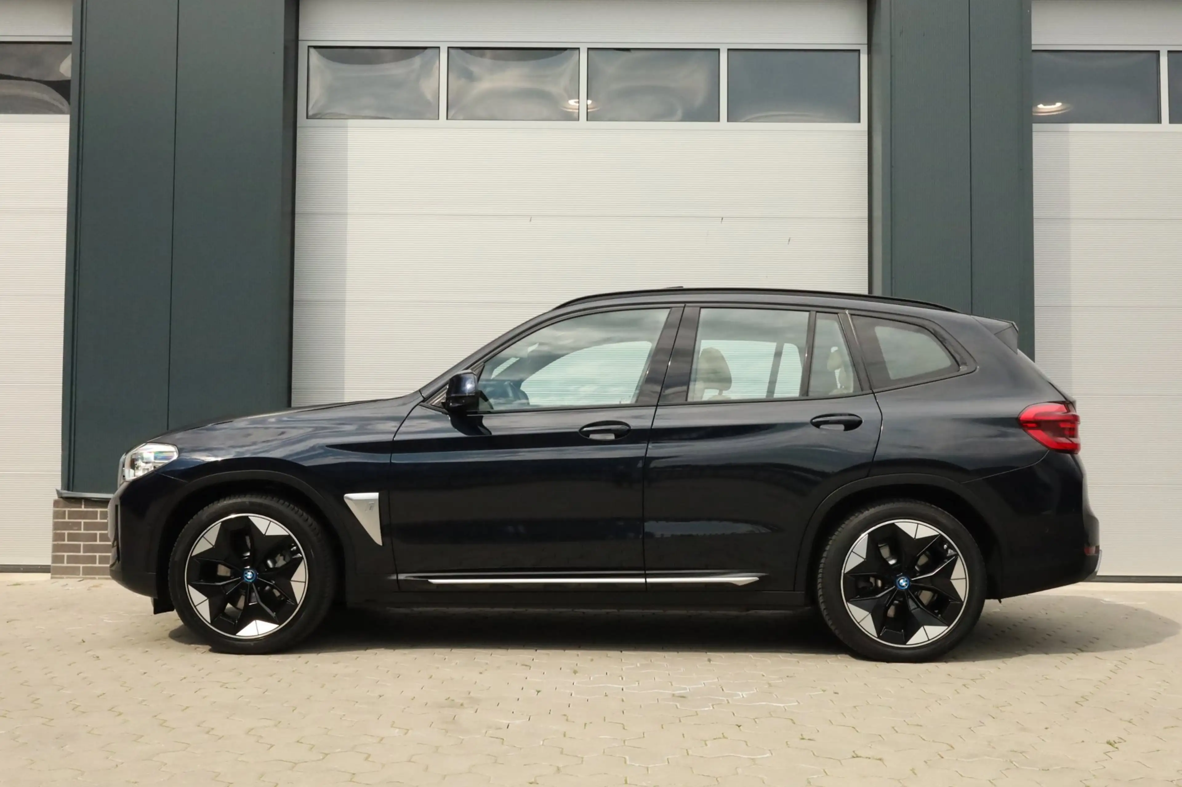 BMW iX3 High Executive 80 kWh Pano Trekhaak Keyless Memory — photo 6