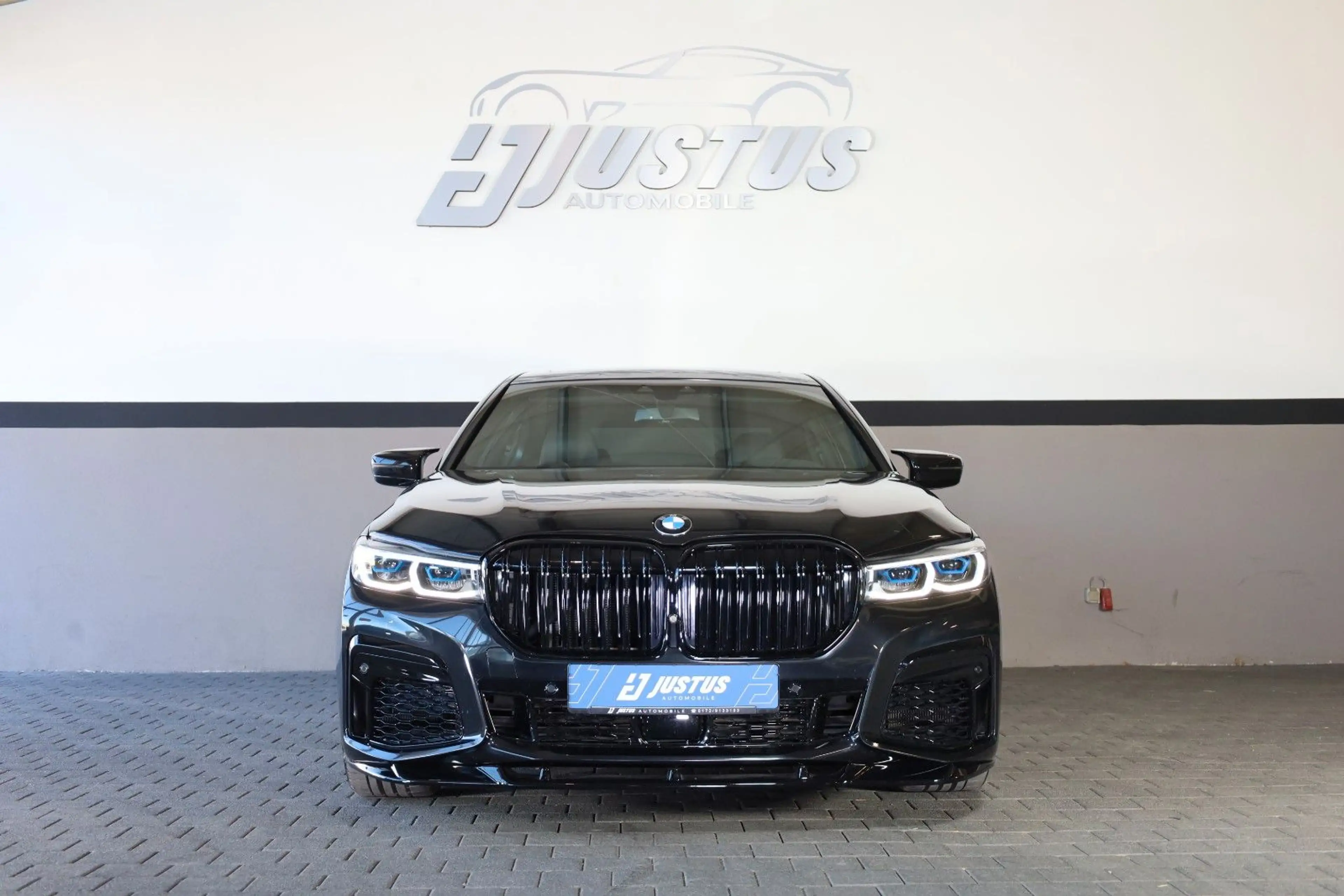 BMW 750 Li/360*/HUD/SHZ/SBL/TTW/HK/AIRMATIC/LASER/R21 — photo 2