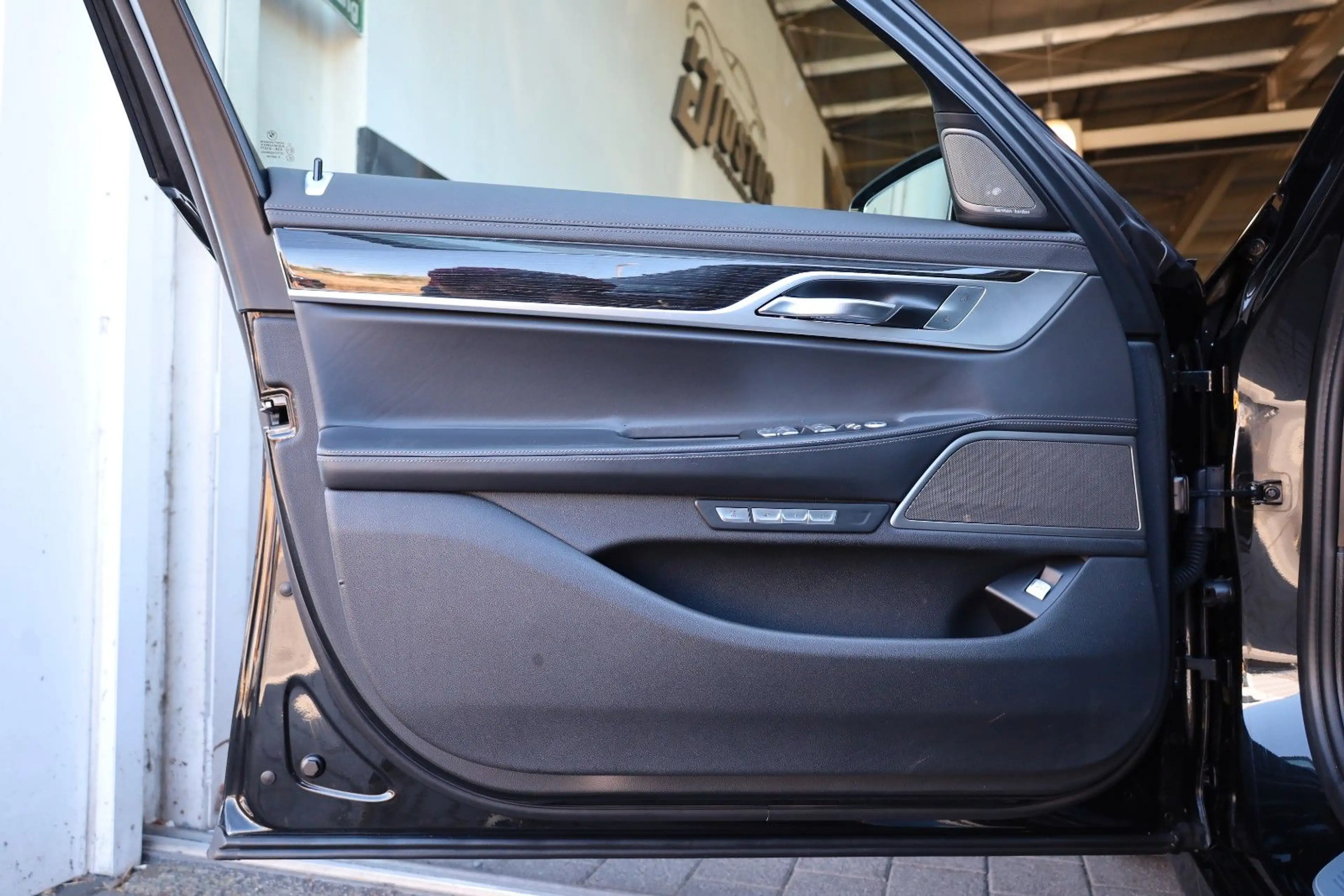 BMW 750 Li/360*/HUD/SHZ/SBL/TTW/HK/AIRMATIC/LASER/R21 — photo 9