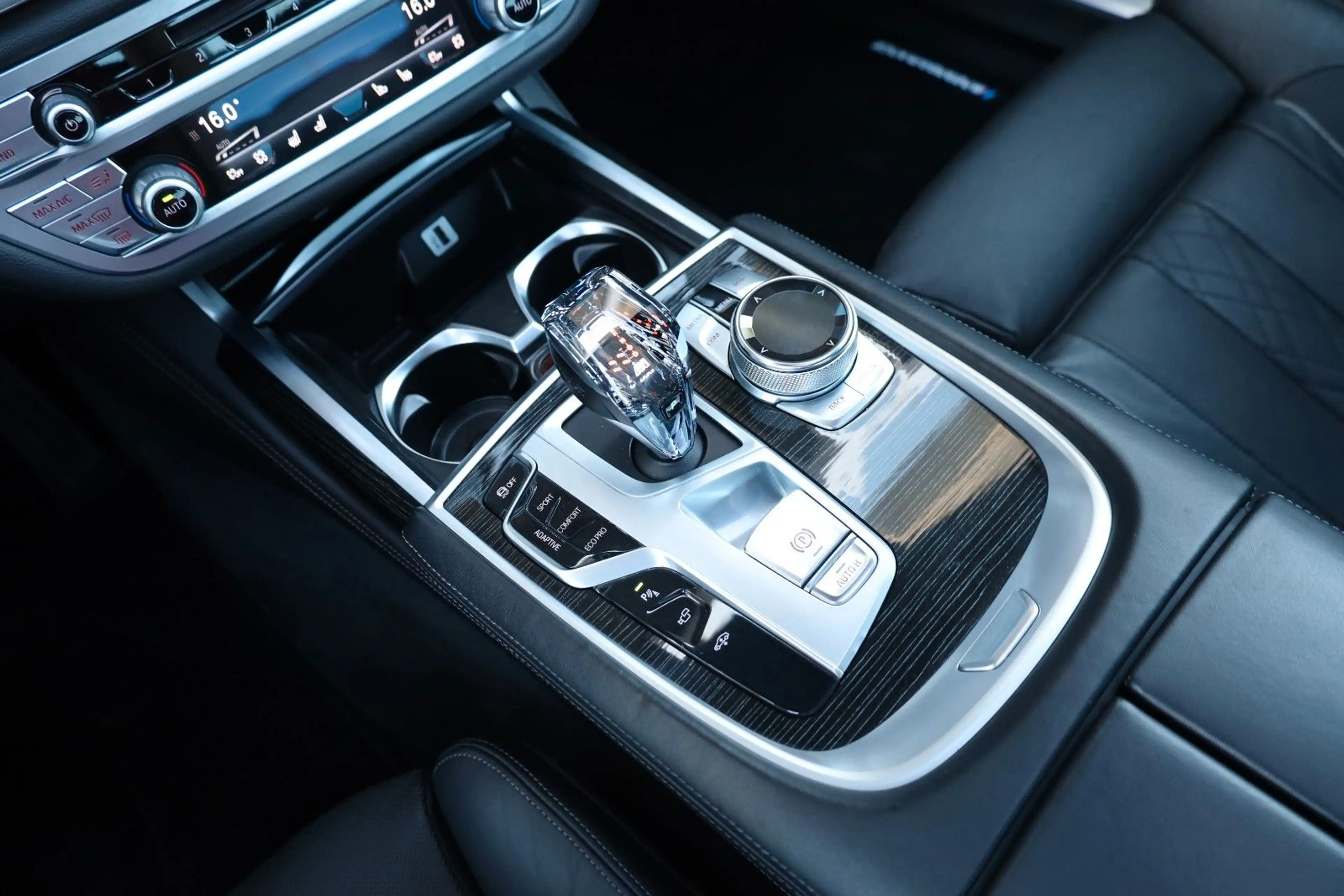 BMW 750 Li/360*/HUD/SHZ/SBL/TTW/HK/AIRMATIC/LASER/R21 — photo 14
