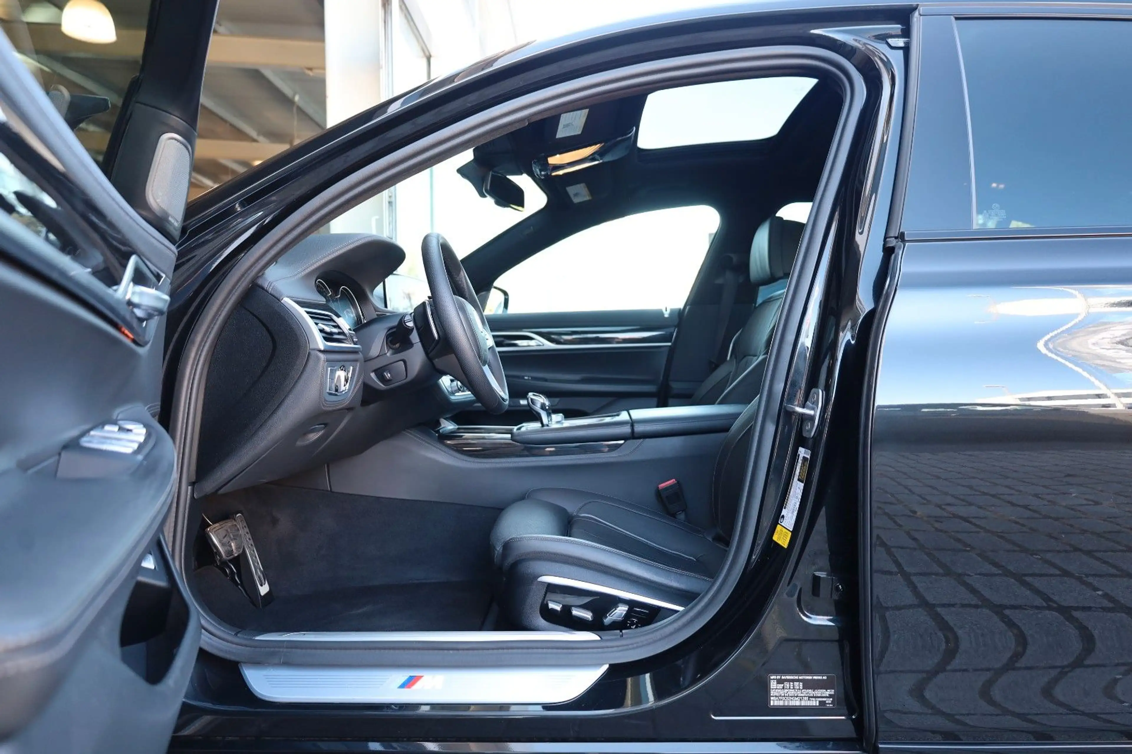 BMW 750 Li/360*/HUD/SHZ/SBL/TTW/HK/AIRMATIC/LASER/R21 — photo 8