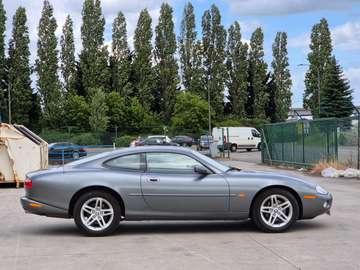 XK8 coupé 42 benz a voir