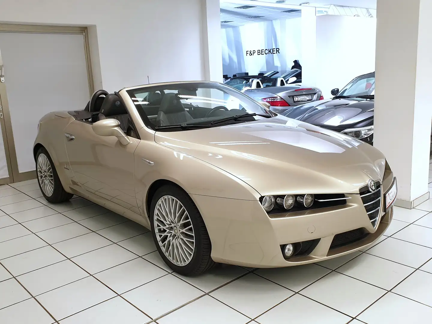 Alfa Romeo Spider 2.2 JTS 16V Exclusive Klima Leder SHZ Tempomat PDC Gold - 2