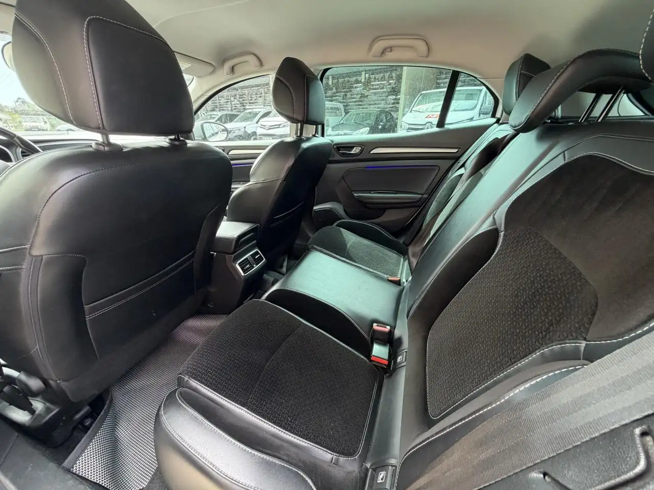 Renault Megane Berline — photo 20